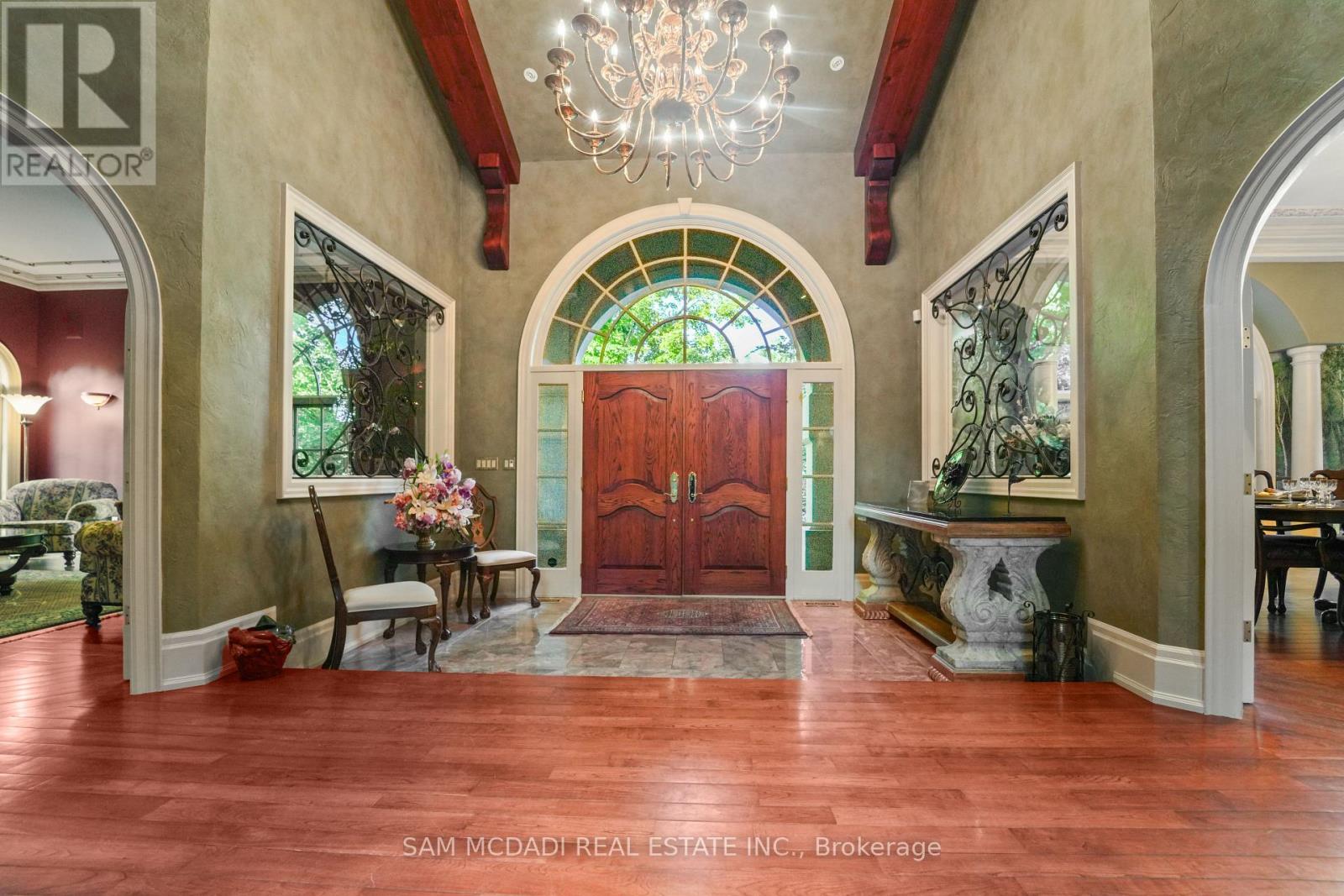 10140 Pineview Trail, Milton, Ontario  L0P 1B0 - Photo 5 - W12551356