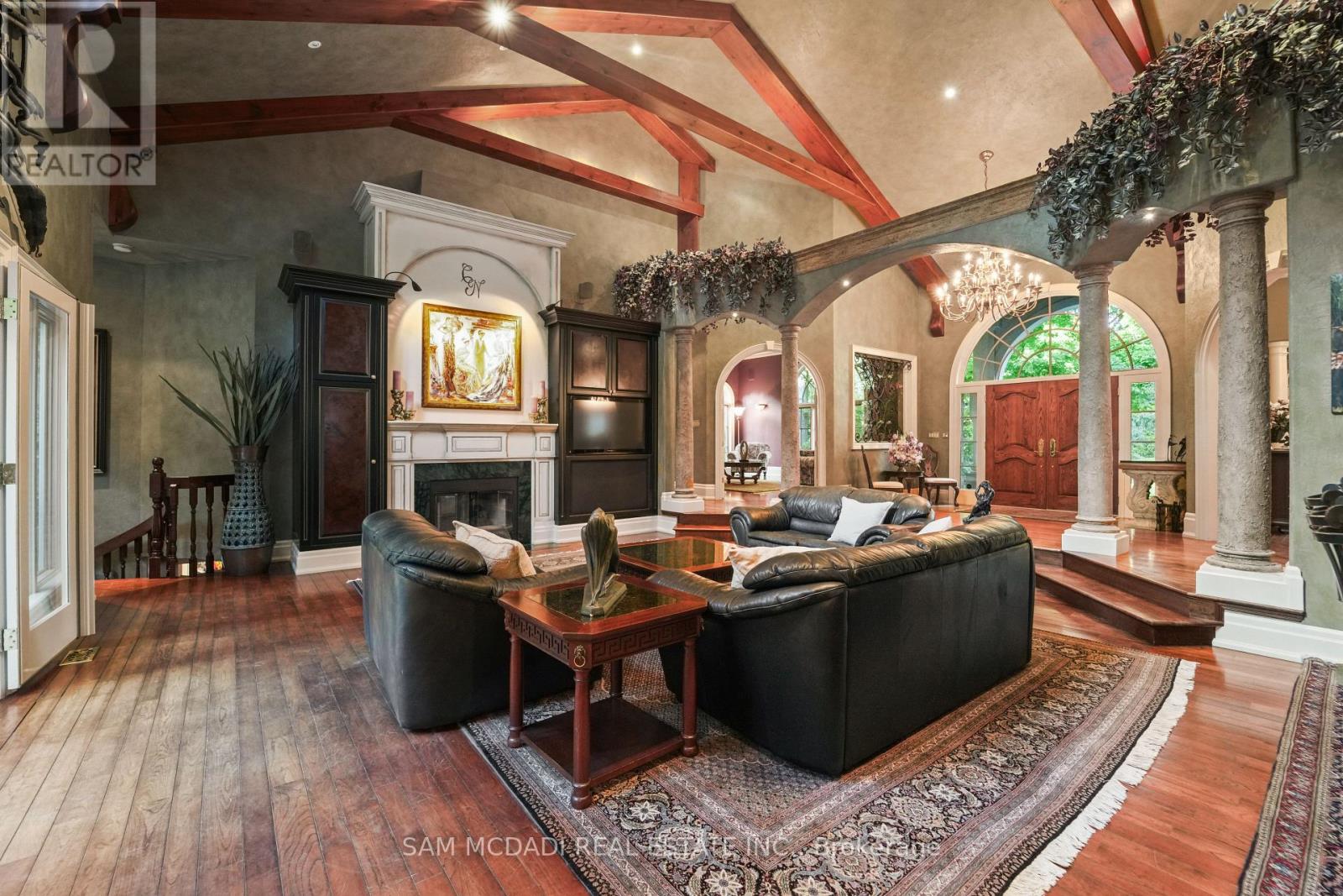 10140 Pineview Trail, Milton, Ontario  L0P 1B0 - Photo 7 - W12551356