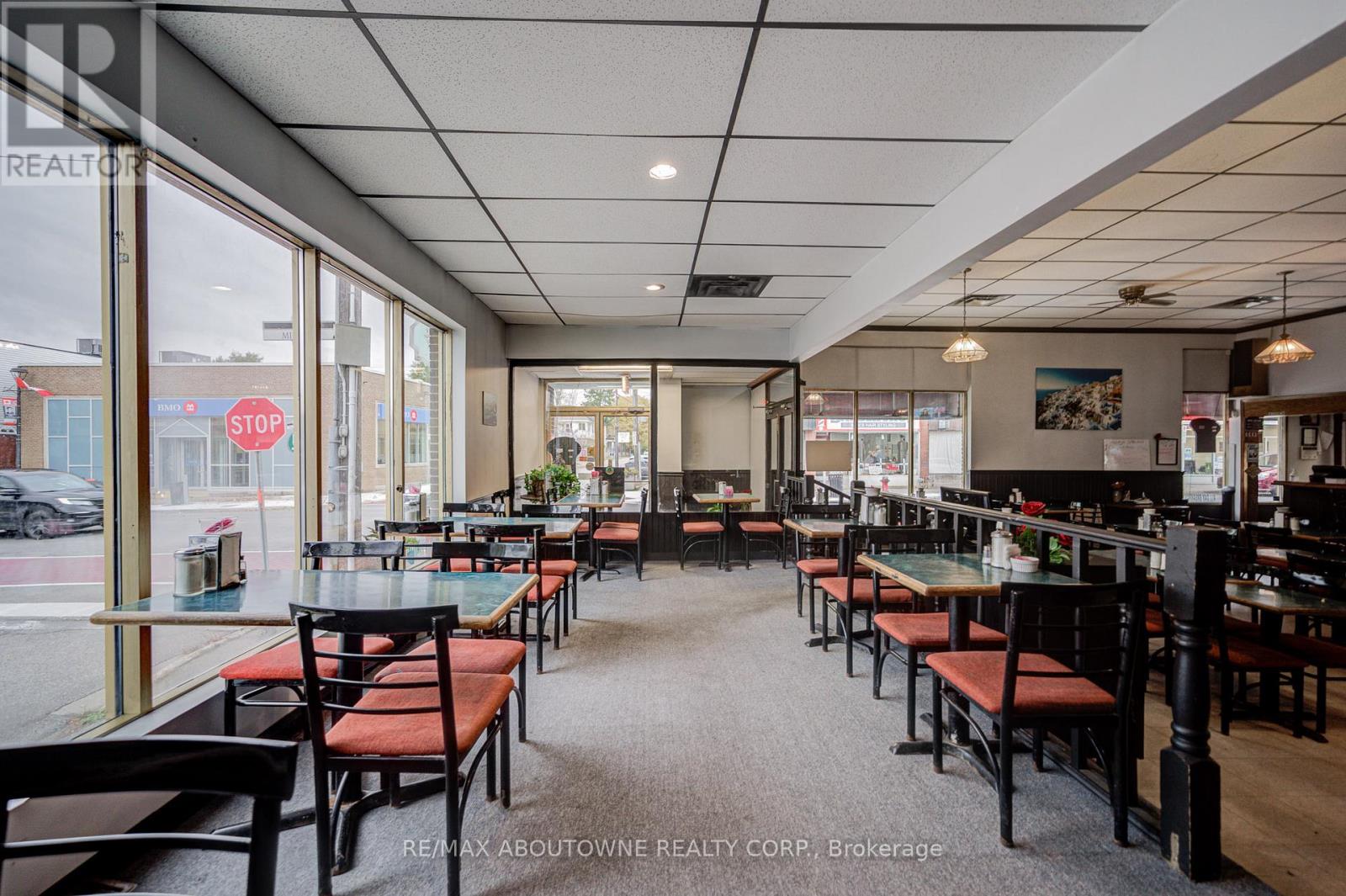 28 Mill Street E, Halton Hills (Ac Acton), Ontario  L7J 1H2 - Photo 30 - W12566392