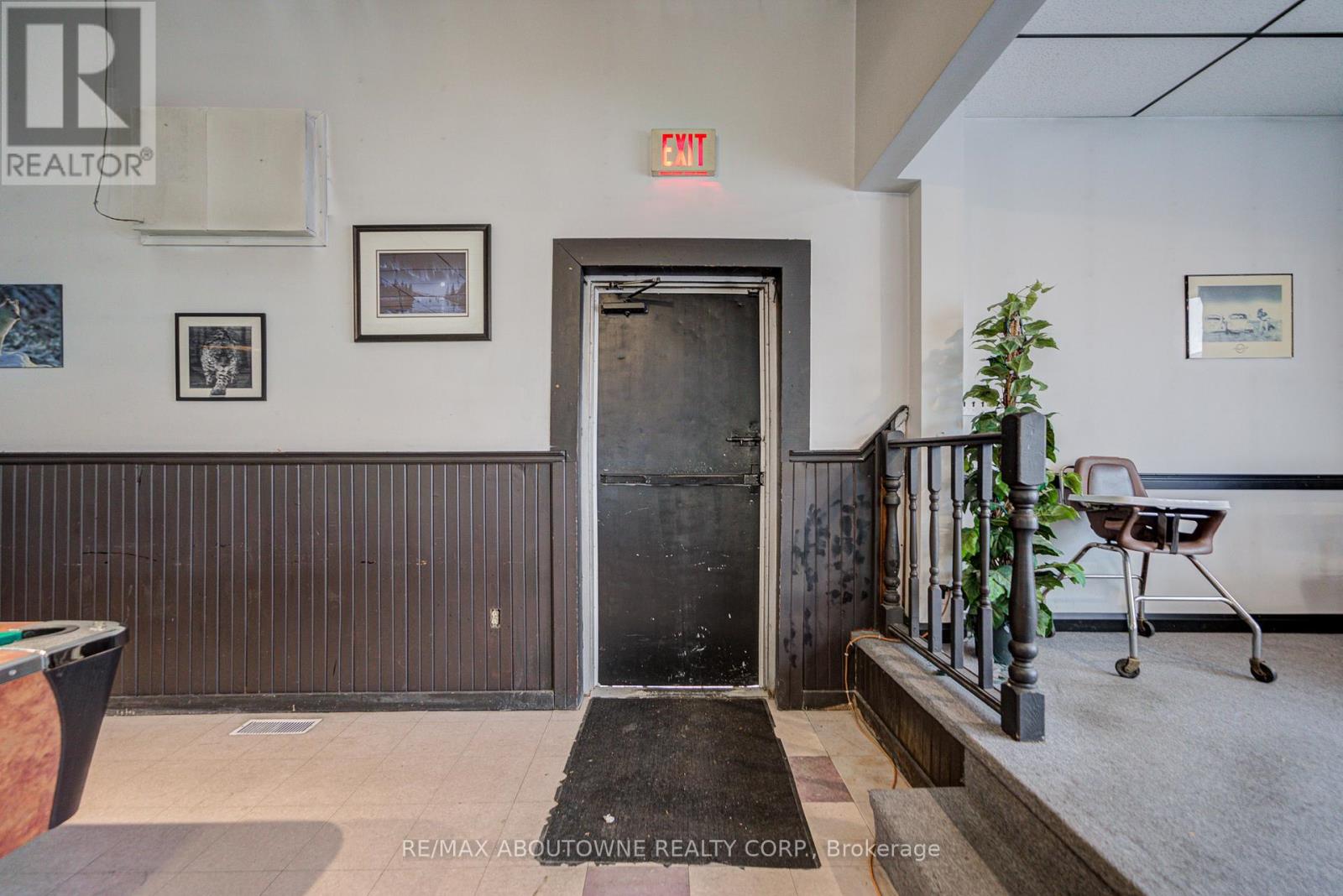 28 Mill Street E, Halton Hills (Ac Acton), Ontario  L7J 1H2 - Photo 32 - W12566392