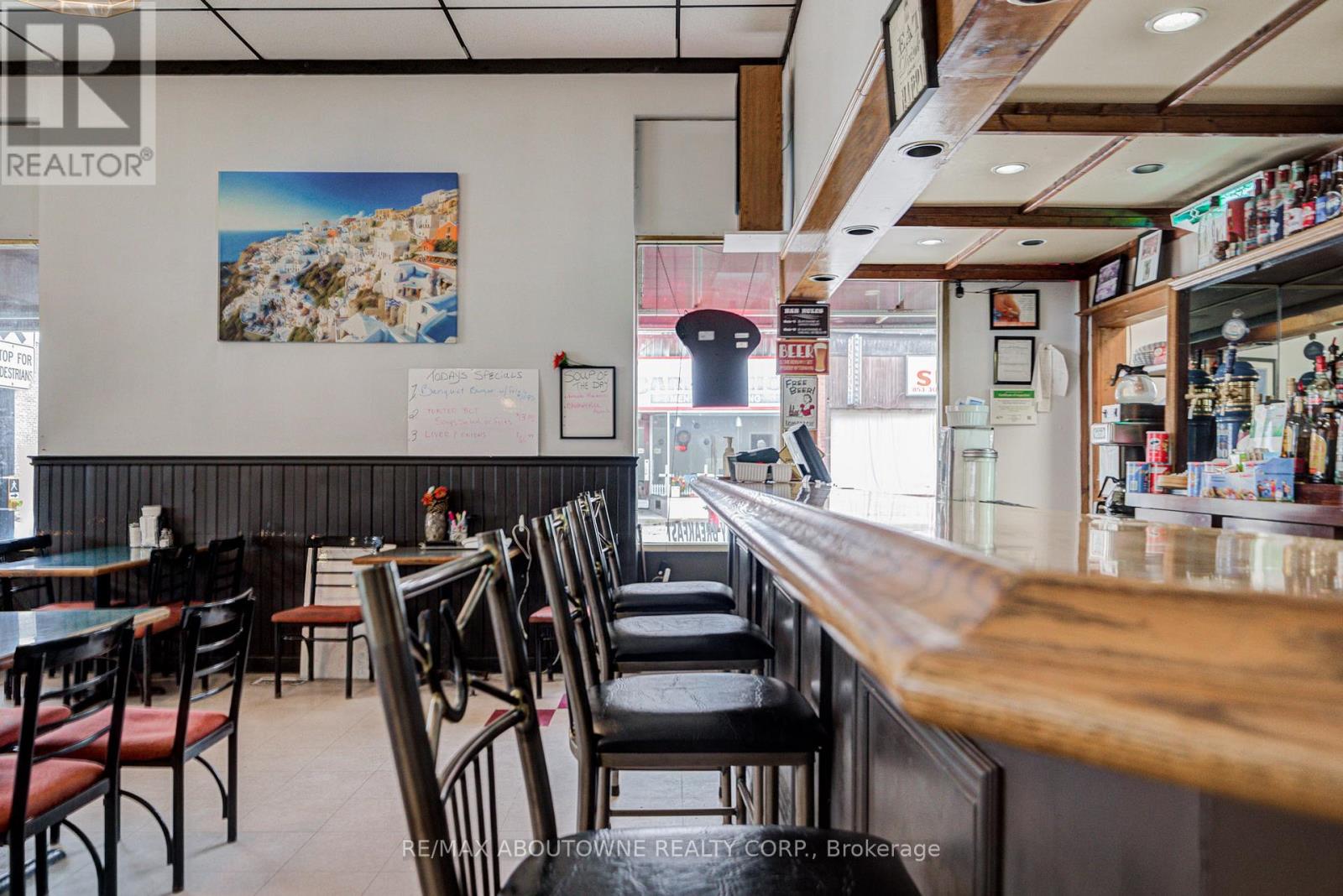 28 Mill Street E, Halton Hills (Ac Acton), Ontario  L7J 1H2 - Photo 34 - W12566392