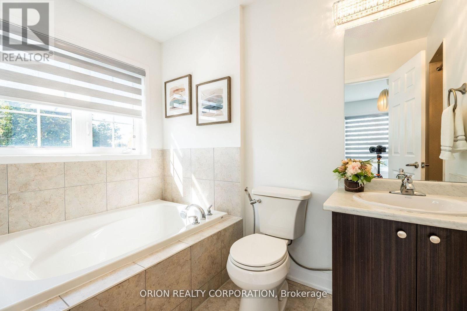 1 Promenade Trail, Halton Hills (Georgetown), Ontario  L7G 0G8 - Photo 32 - W12576848