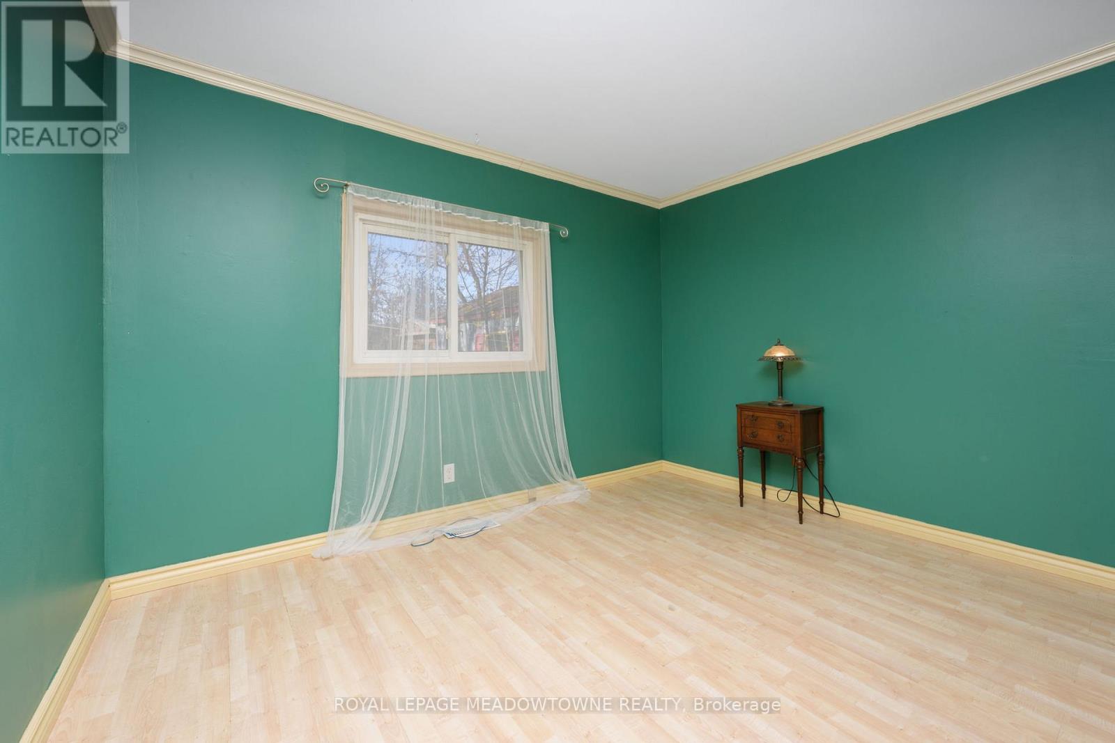 5 Louisa Street, Halton Hills (Georgetown), Ontario  L0P 1K0 - Photo 10 - W12596980