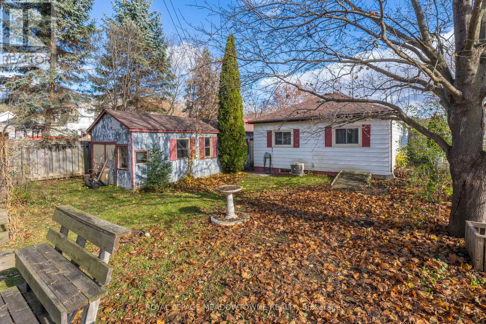 5 Louisa Street, Halton Hills (Georgetown), Ontario  L0P 1K0 - Photo 16 - W12596980