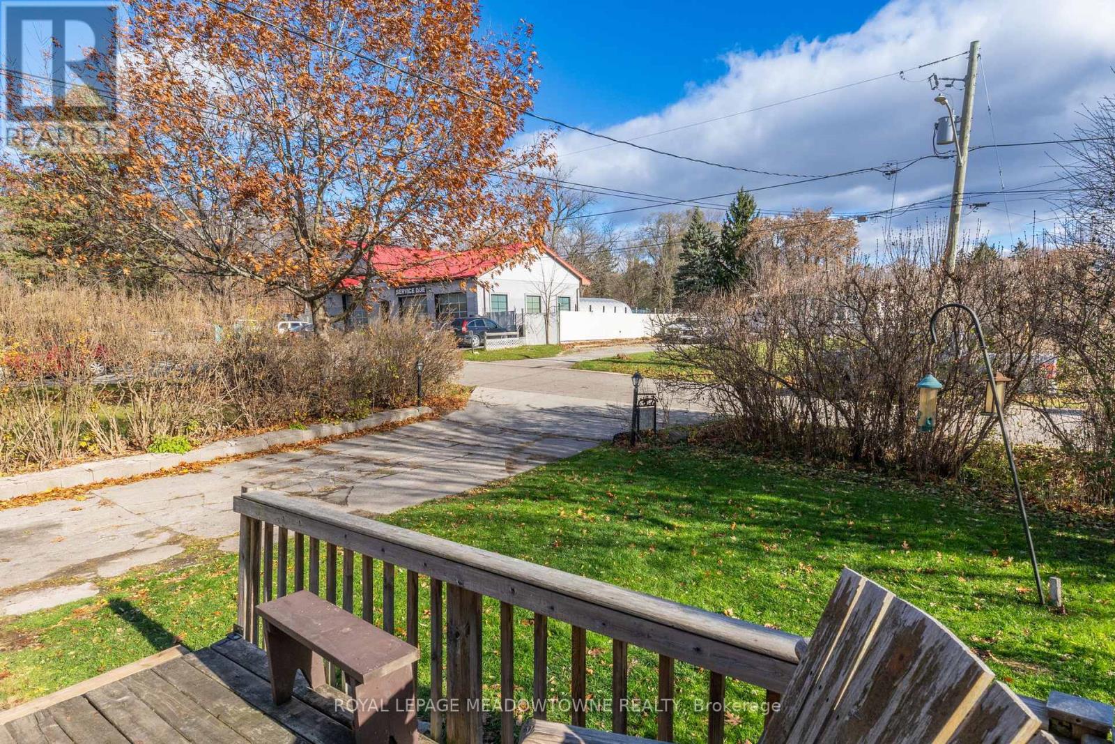 5 Louisa Street, Halton Hills (Georgetown), Ontario  L0P 1K0 - Photo 4 - W12596980