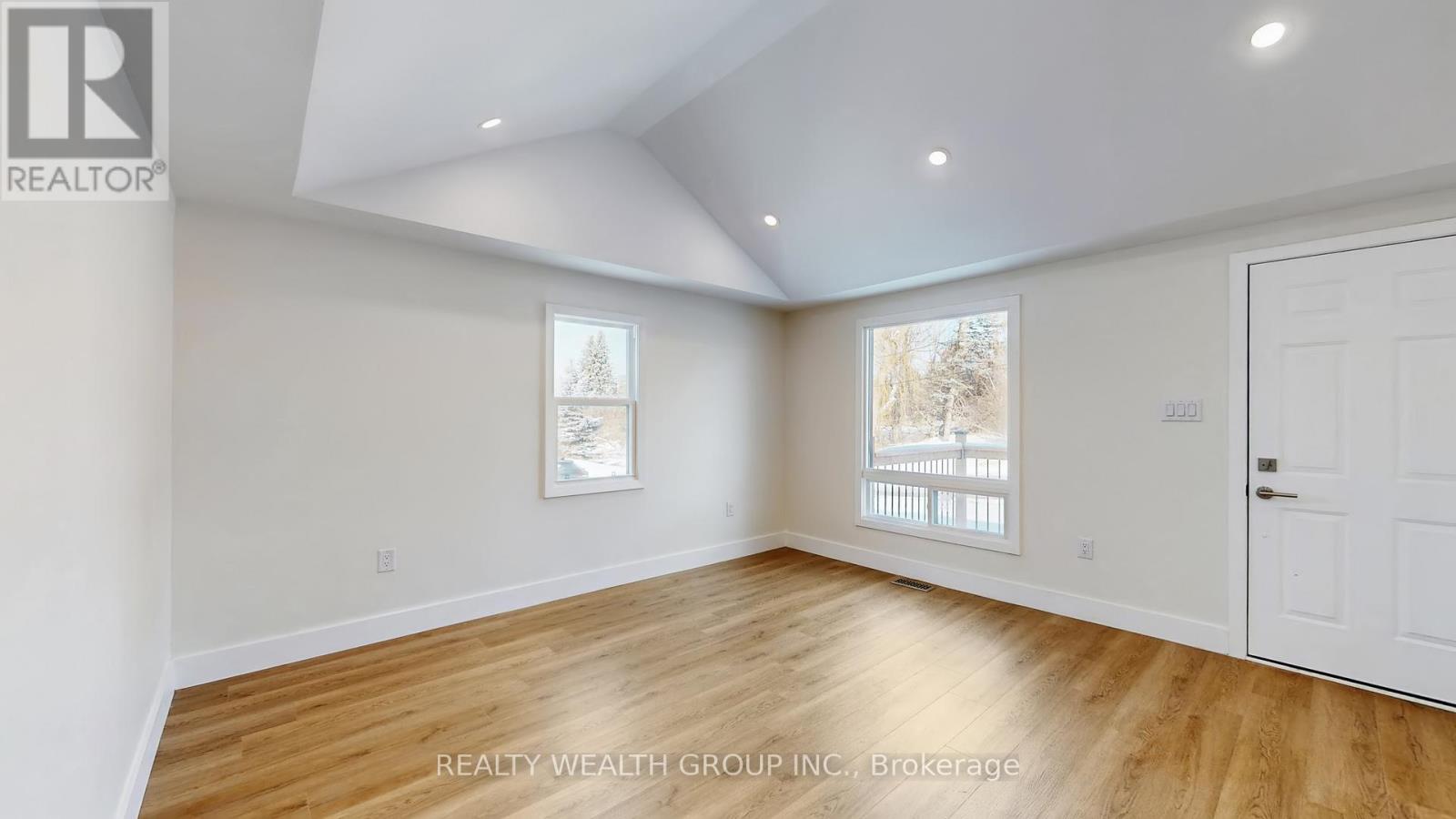 11026 Trafalgar Road, Halton Hills (Stewarttown), Ontario  L7G 4S5 - Photo 3 - W12597210