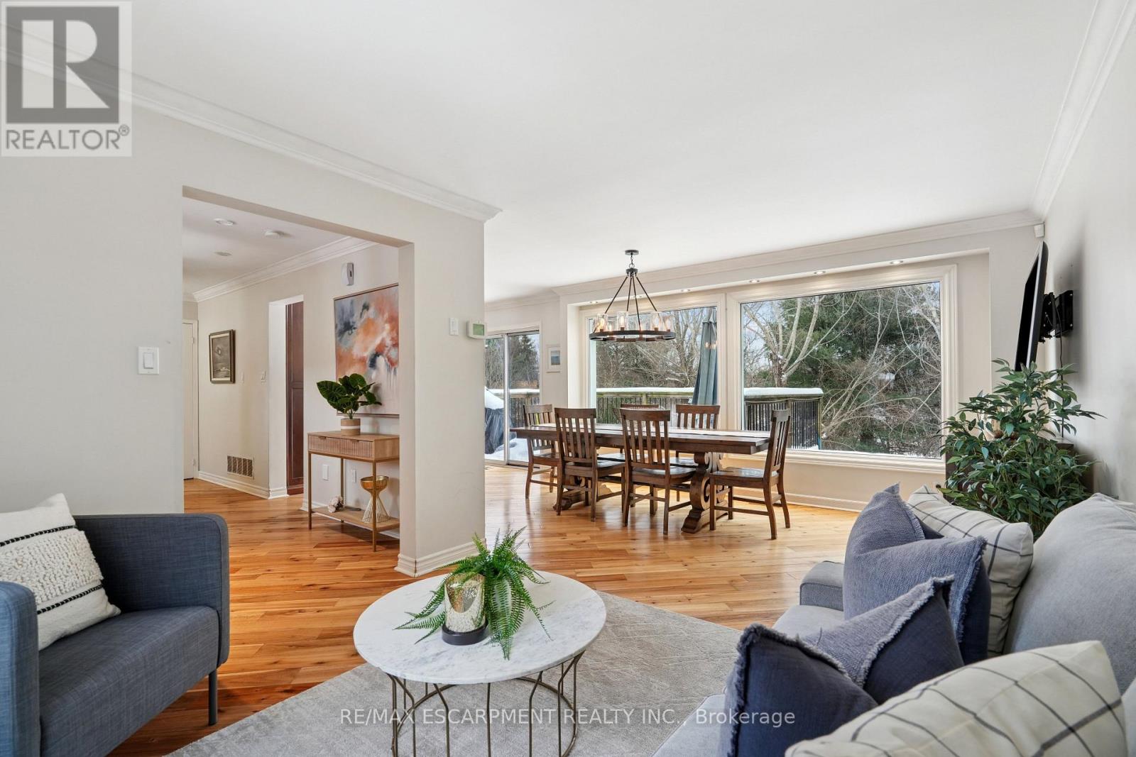 7 Birchway Place, Halton Hills (Ac Acton), Ontario  L7J 2X4 - Photo 13 - W12605964