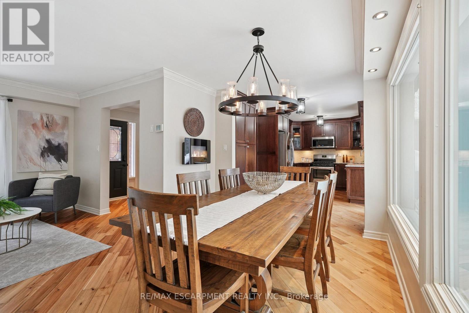 7 Birchway Place, Halton Hills (Ac Acton), Ontario  L7J 2X4 - Photo 14 - W12605964