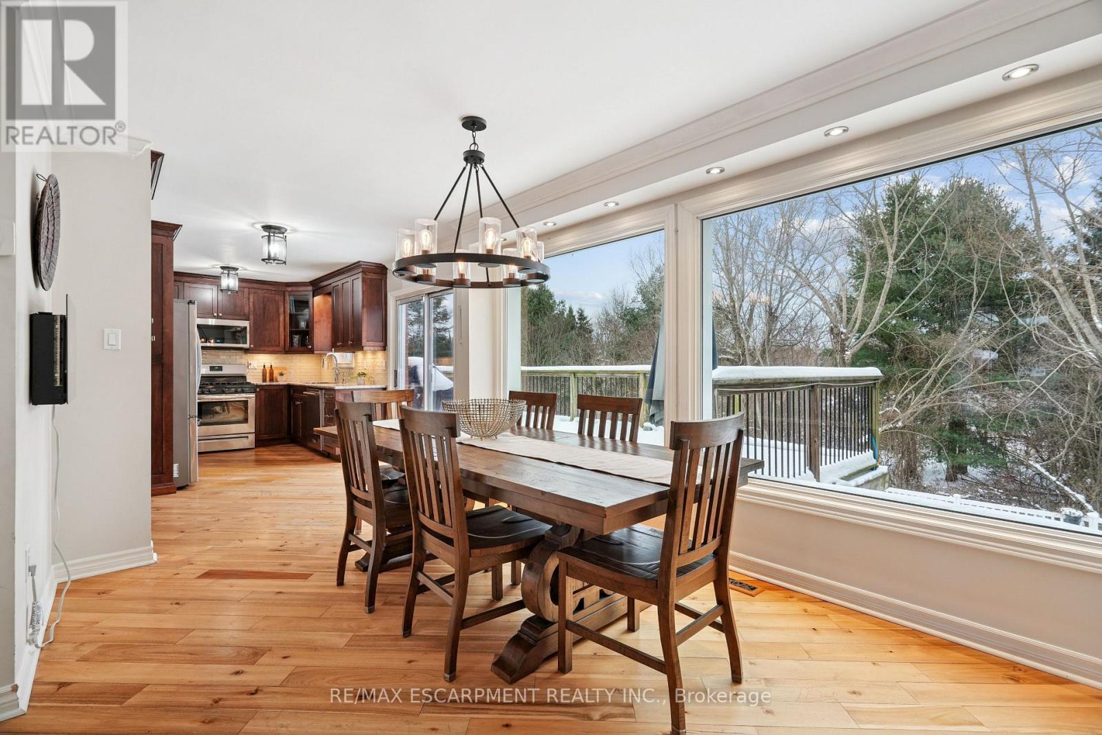 7 Birchway Place, Halton Hills (Ac Acton), Ontario  L7J 2X4 - Photo 15 - W12605964