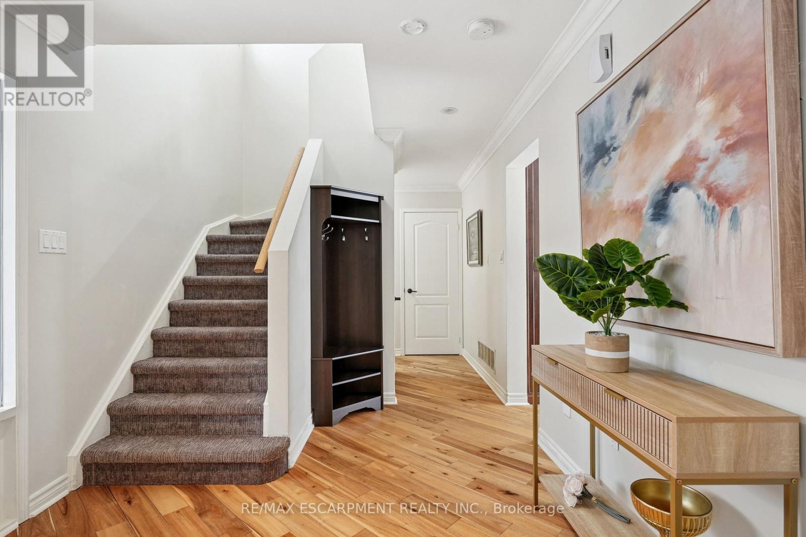 7 Birchway Place, Halton Hills (Ac Acton), Ontario  L7J 2X4 - Photo 24 - W12605964