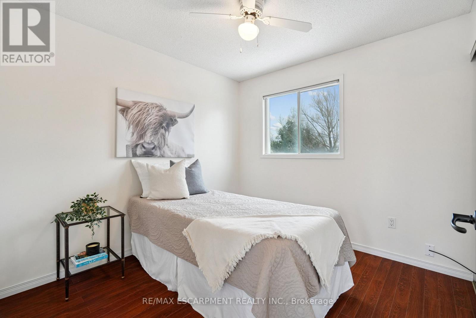 7 Birchway Place, Halton Hills (Ac Acton), Ontario  L7J 2X4 - Photo 27 - W12605964