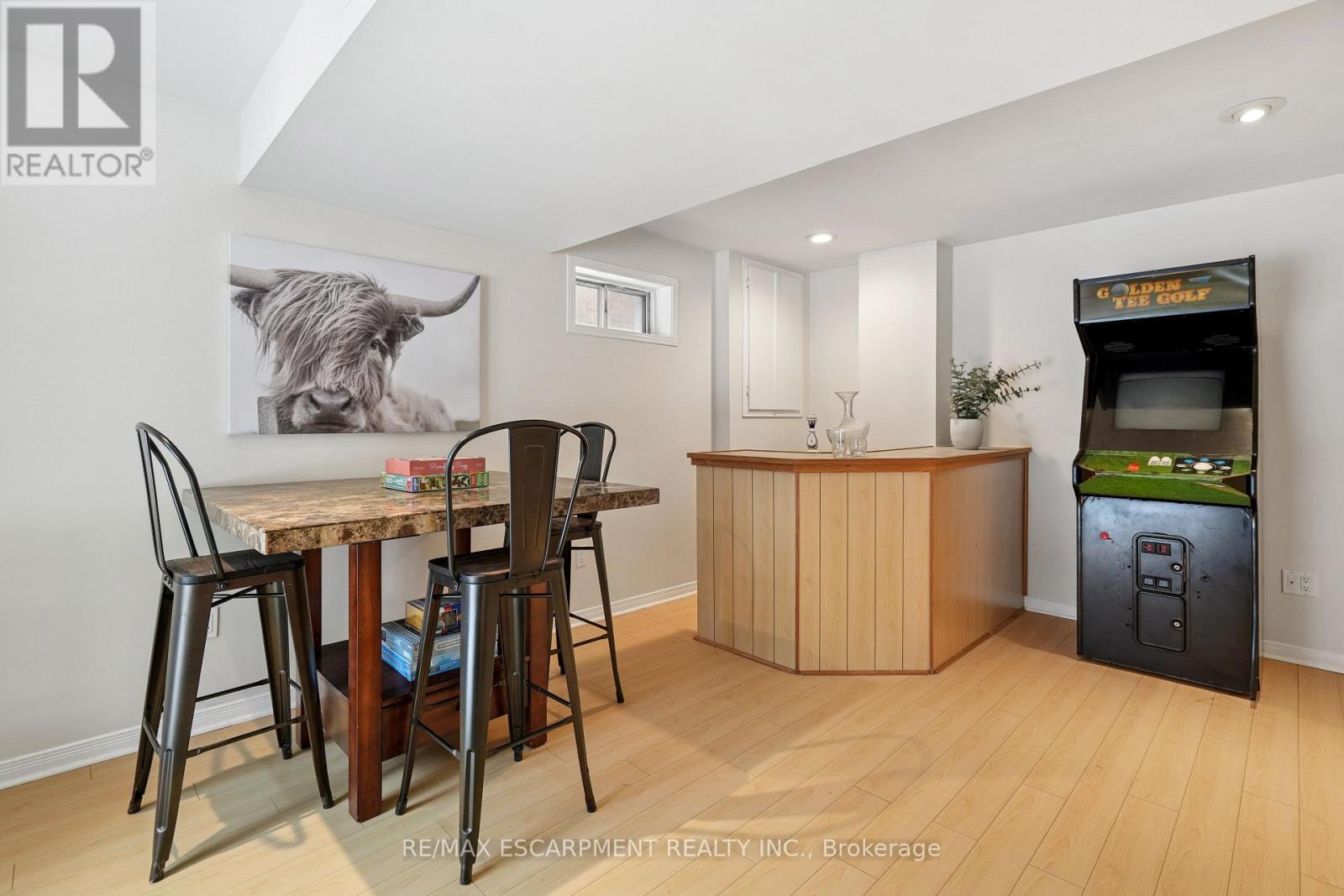 7 Birchway Place, Halton Hills (Ac Acton), Ontario  L7J 2X4 - Photo 36 - W12605964