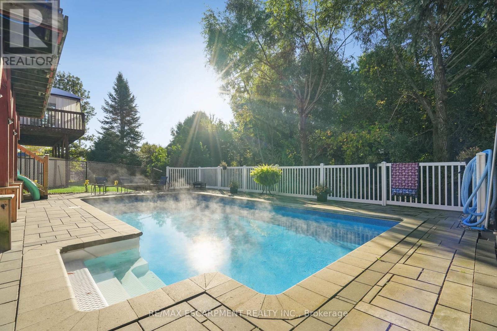 7 Birchway Place, Halton Hills (Ac Acton), Ontario  L7J 2X4 - Photo 47 - W12605964