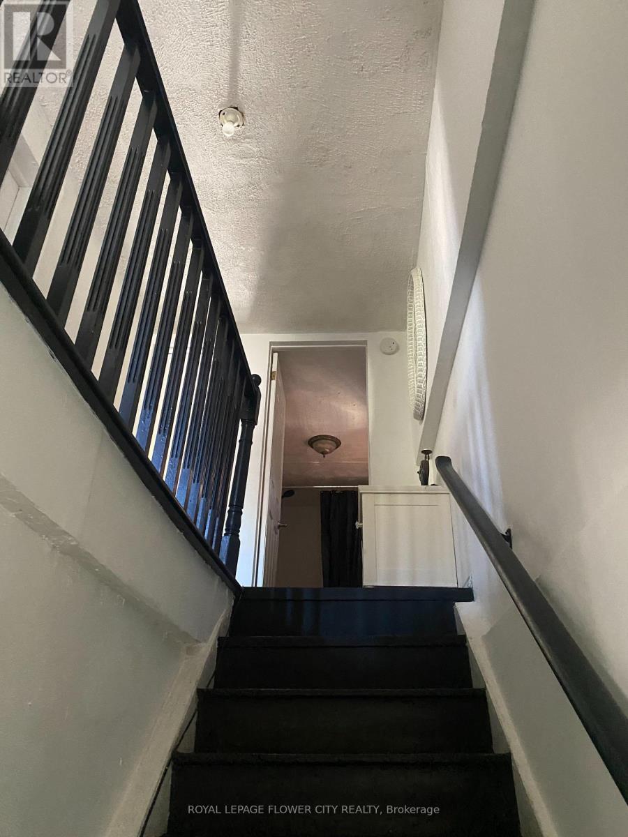 4 Main Street S, Halton Hills (Georgetown), Ontario  L7G 3G5 - Photo 6 - W12606648