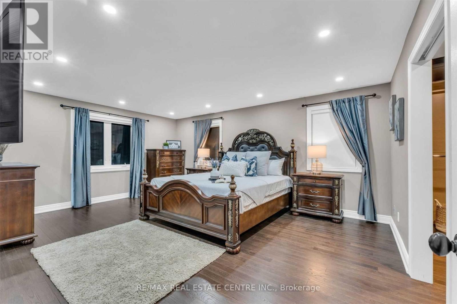 11135 Menzies Court, Milton (Brookville/haltonville), Ontario  L0P 1B0 - Photo 20 - W12606728