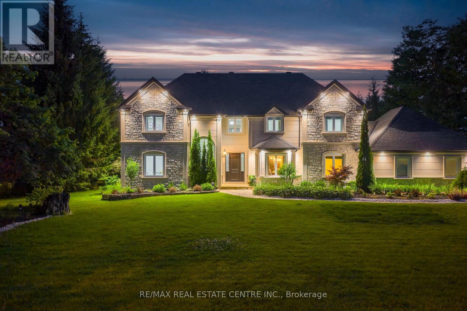 11135 Menzies Court, Milton (Brookville/haltonville), Ontario  L0P 1B0 - Photo 3 - W12606728