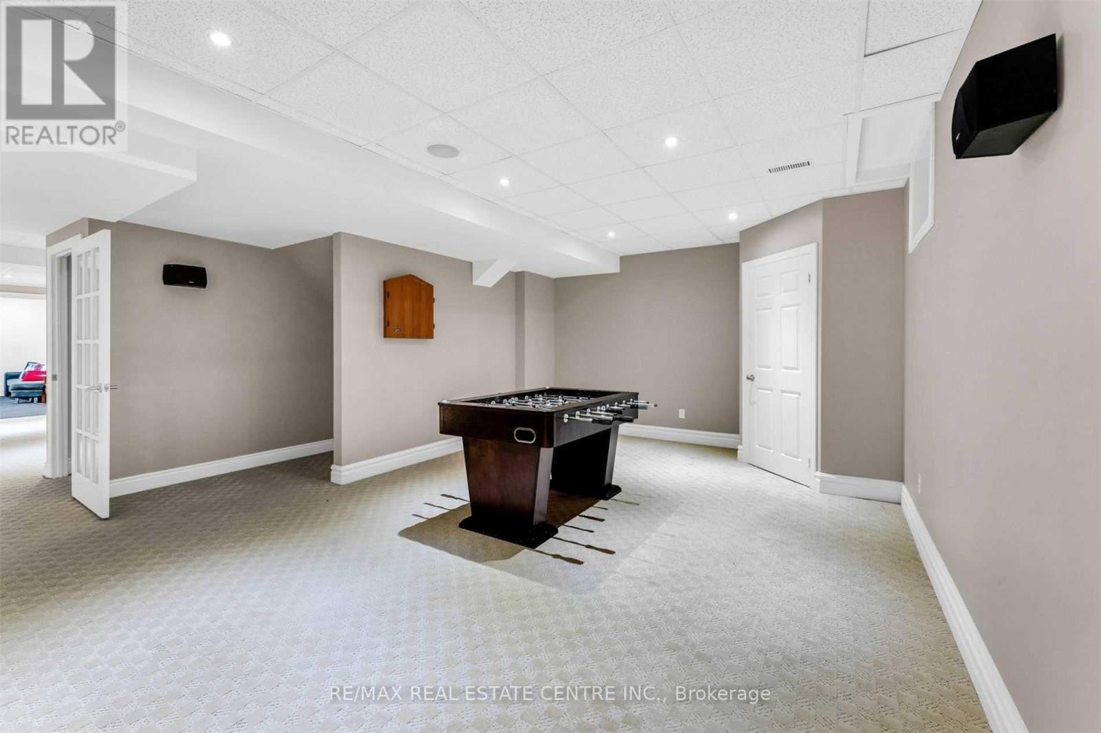 11135 Menzies Court, Milton (Brookville/haltonville), Ontario  L0P 1B0 - Photo 30 - W12606728