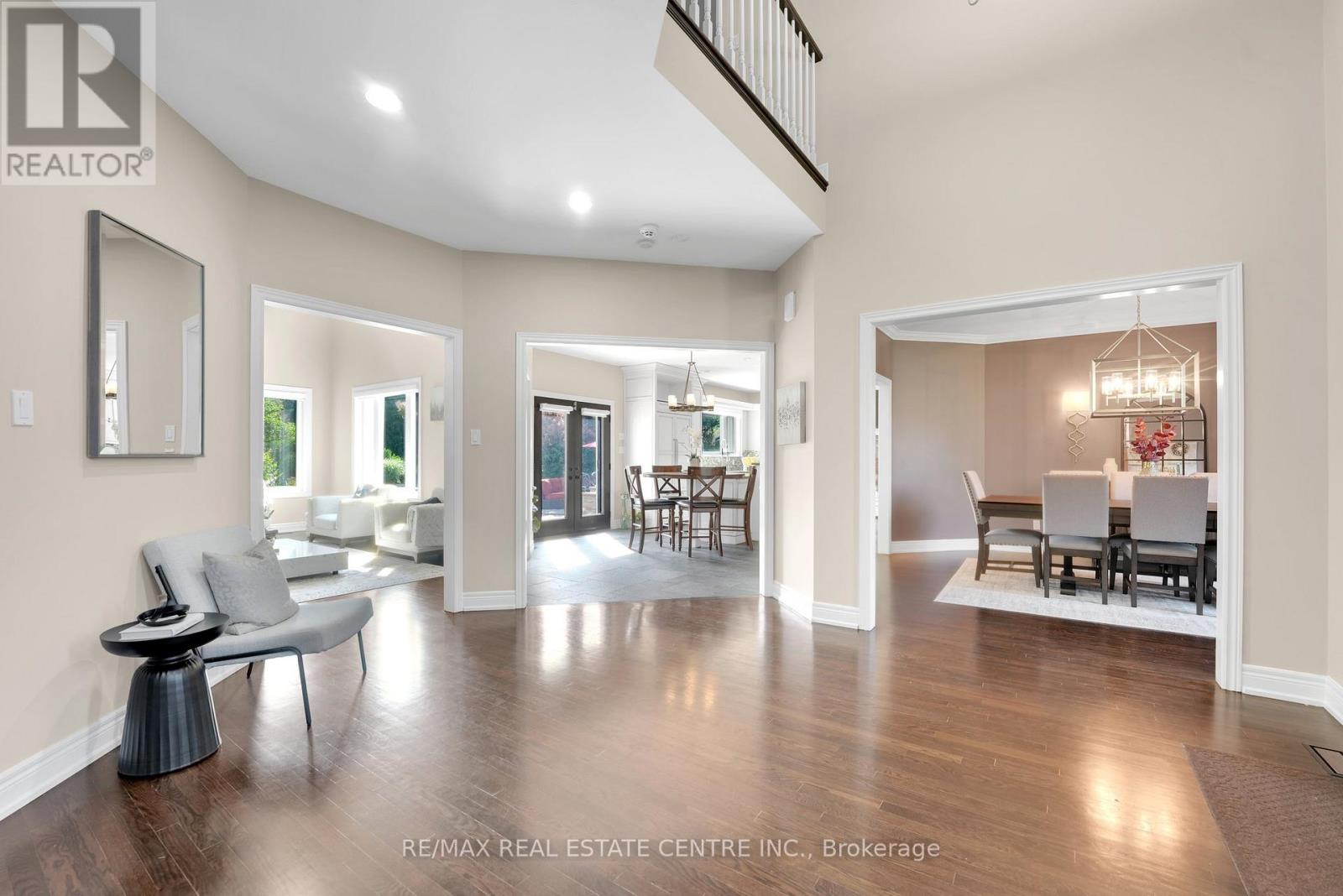 11135 Menzies Court, Milton (Brookville/haltonville), Ontario  L0P 1B0 - Photo 8 - W12606728