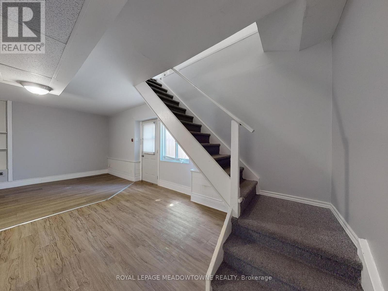 6 - 12 Wesleyan Street, Halton Hills (Georgetown), Ontario  L7G 2E1 - Photo 16 - W12609226