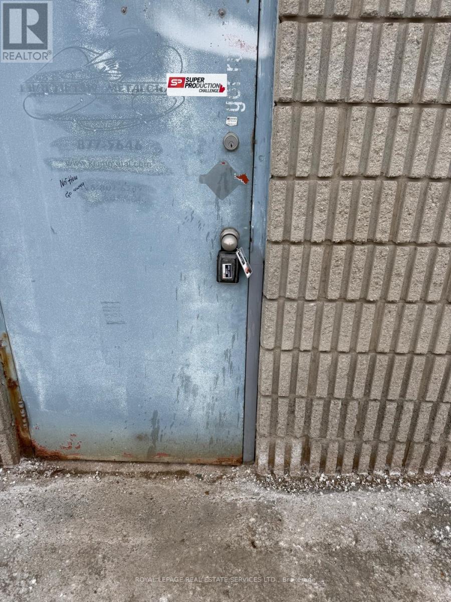 18 - 55 Sinclair Avenue N, Halton Hills (Georgetown), Ontario  L7G 4X4 - Photo 4 - W12616852