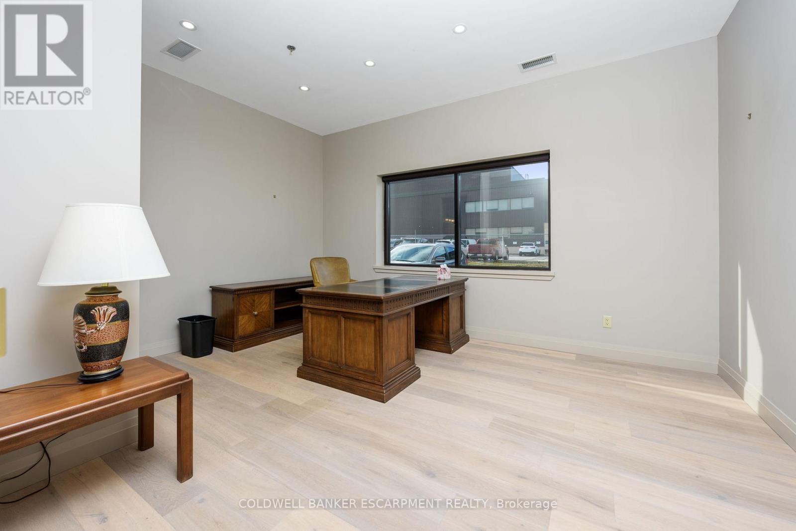 36 Armstrong Avenue, Halton Hills (Georgetown), Ontario  L7G 4R9 - Photo 12 - W12613500