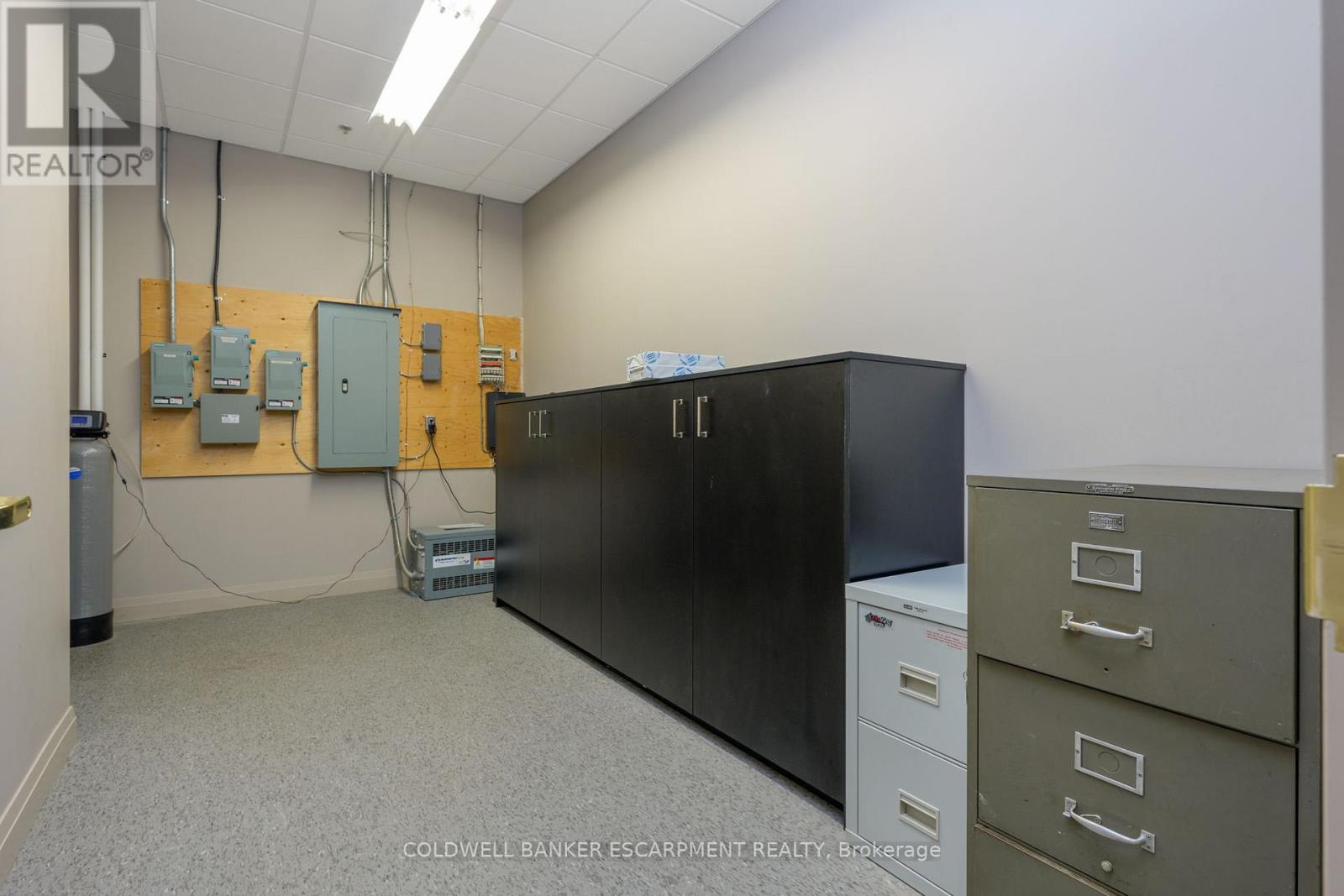 36 Armstrong Avenue, Halton Hills (Georgetown), Ontario  L7G 4R9 - Photo 18 - W12613500