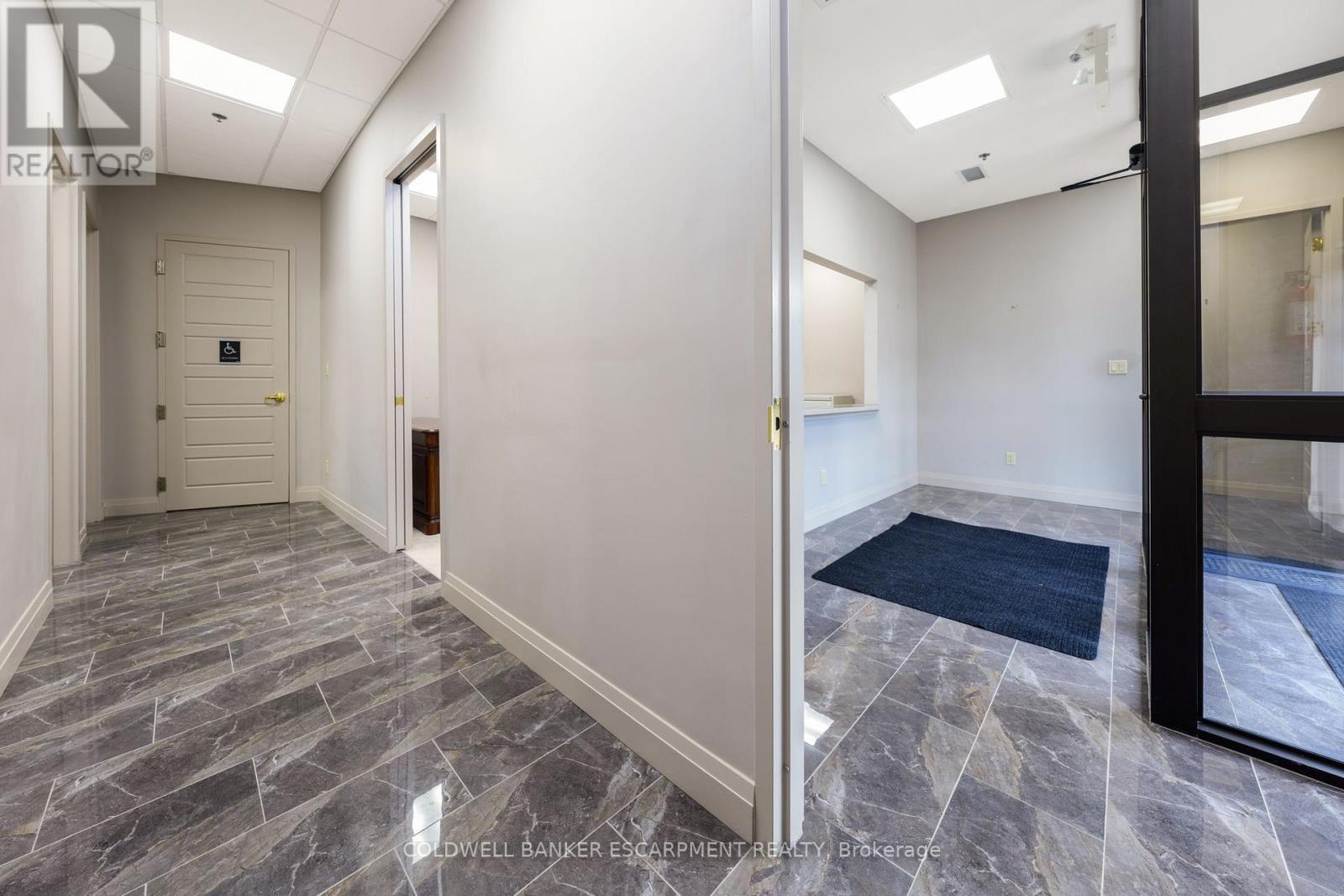 36 Armstrong Avenue, Halton Hills (Georgetown), Ontario  L7G 4R9 - Photo 9 - W12613500