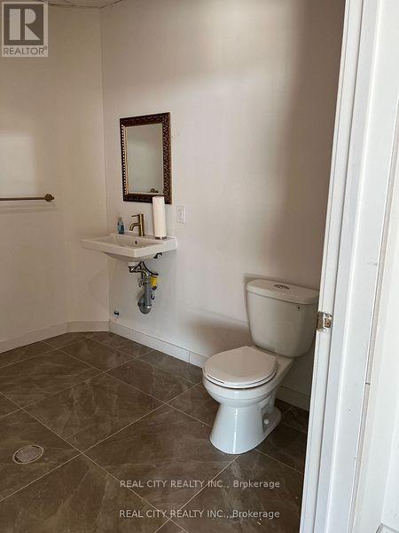 251 Guelph Street, Halton Hills (Georgetown), Ontario  L7G 4A8 - Photo 7 - W12629174