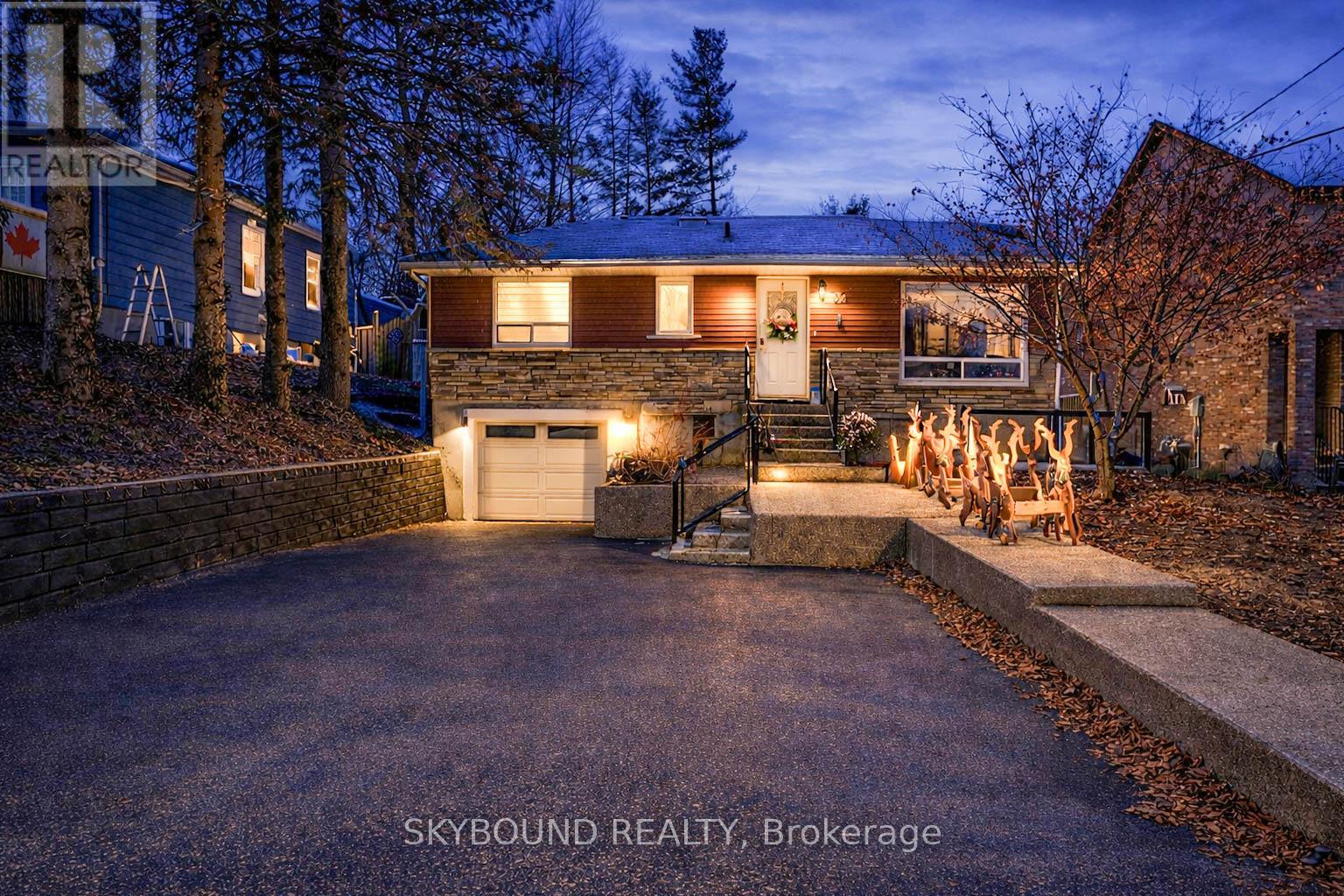 32 VICTORIA AVENUE, halton hills (ac acton), Ontario