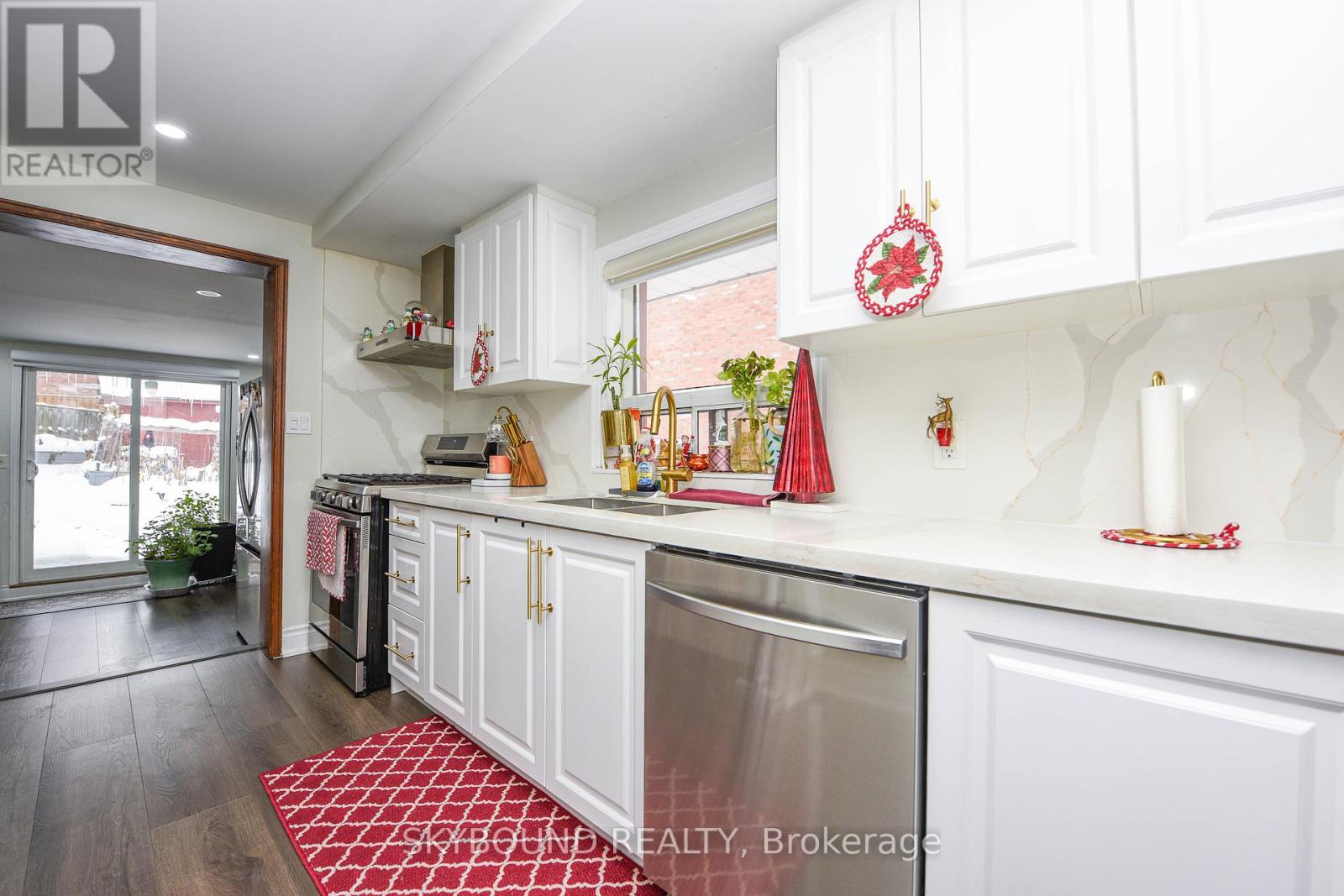 32 Victoria Avenue, Halton Hills (Ac Acton), Ontario  L7J 1Y9 - Photo 11 - W12633380