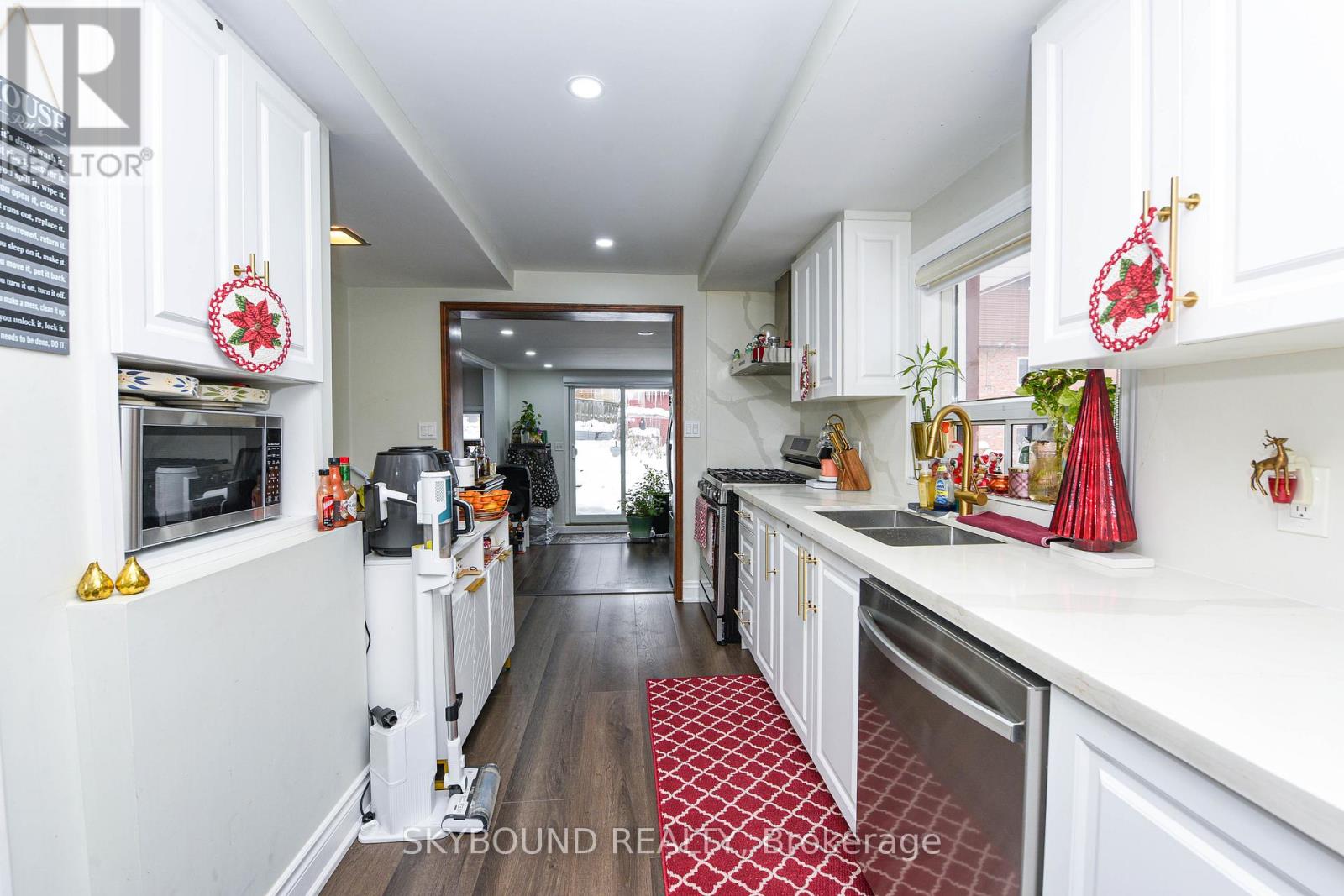 32 Victoria Avenue, Halton Hills (Ac Acton), Ontario  L7J 1Y9 - Photo 12 - W12633380