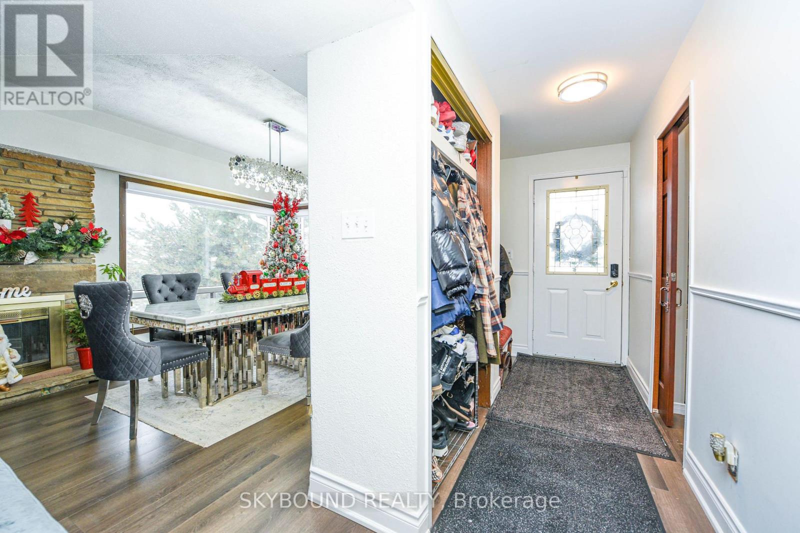 32 Victoria Avenue, Halton Hills (Ac Acton), Ontario  L7J 1Y9 - Photo 7 - W12633380