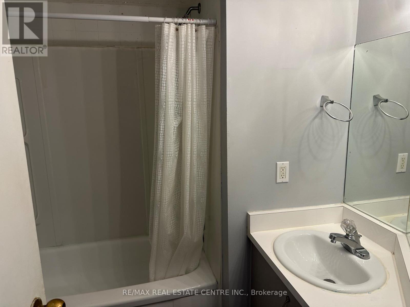 4 - 7 Main Street N, Halton Hills (Georgetown), Ontario  L7G 3G9 - Photo 5 - W12652688