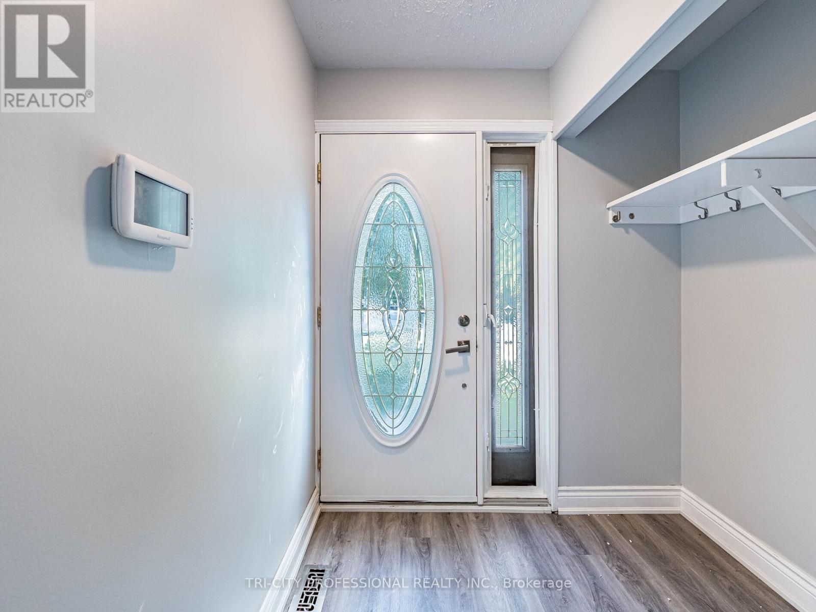 172 Mountainview Road S, Halton Hills (Georgetown), Ontario  L7G 4K7 - Photo 10 - W12657134