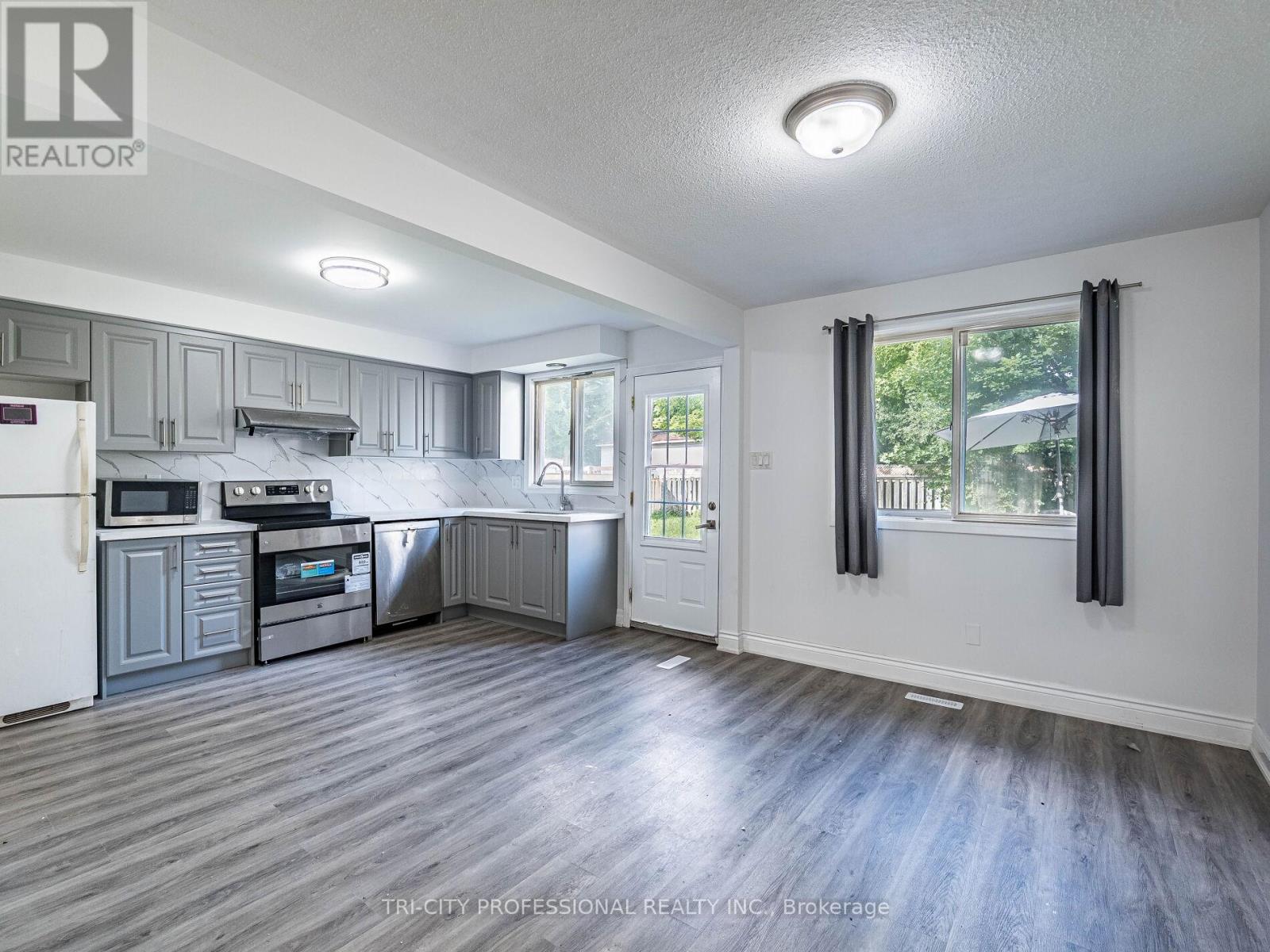 172 Mountainview Road S, Halton Hills (Georgetown), Ontario  L7G 4K7 - Photo 14 - W12657134