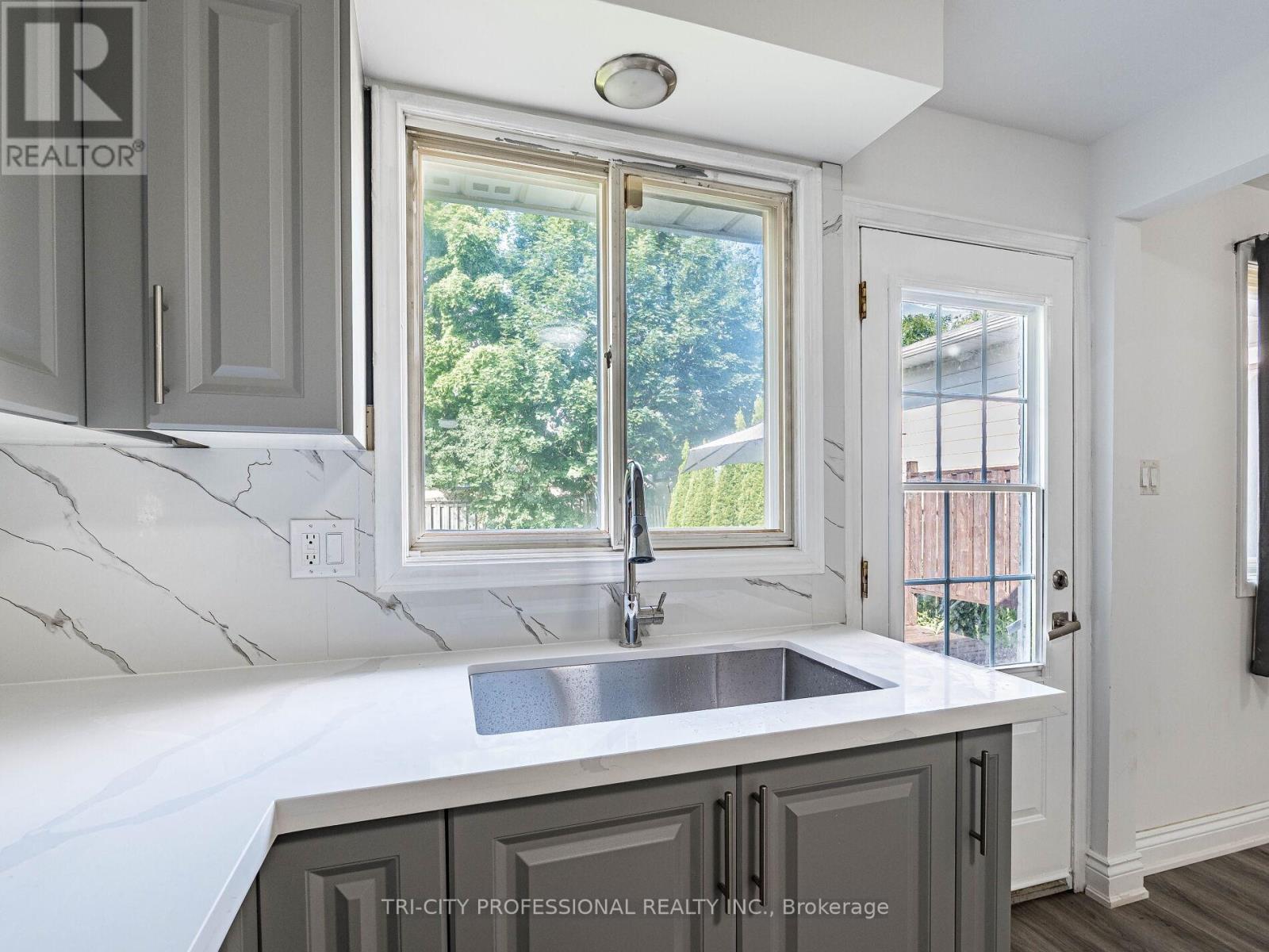 172 Mountainview Road S, Halton Hills (Georgetown), Ontario  L7G 4K7 - Photo 21 - W12657134