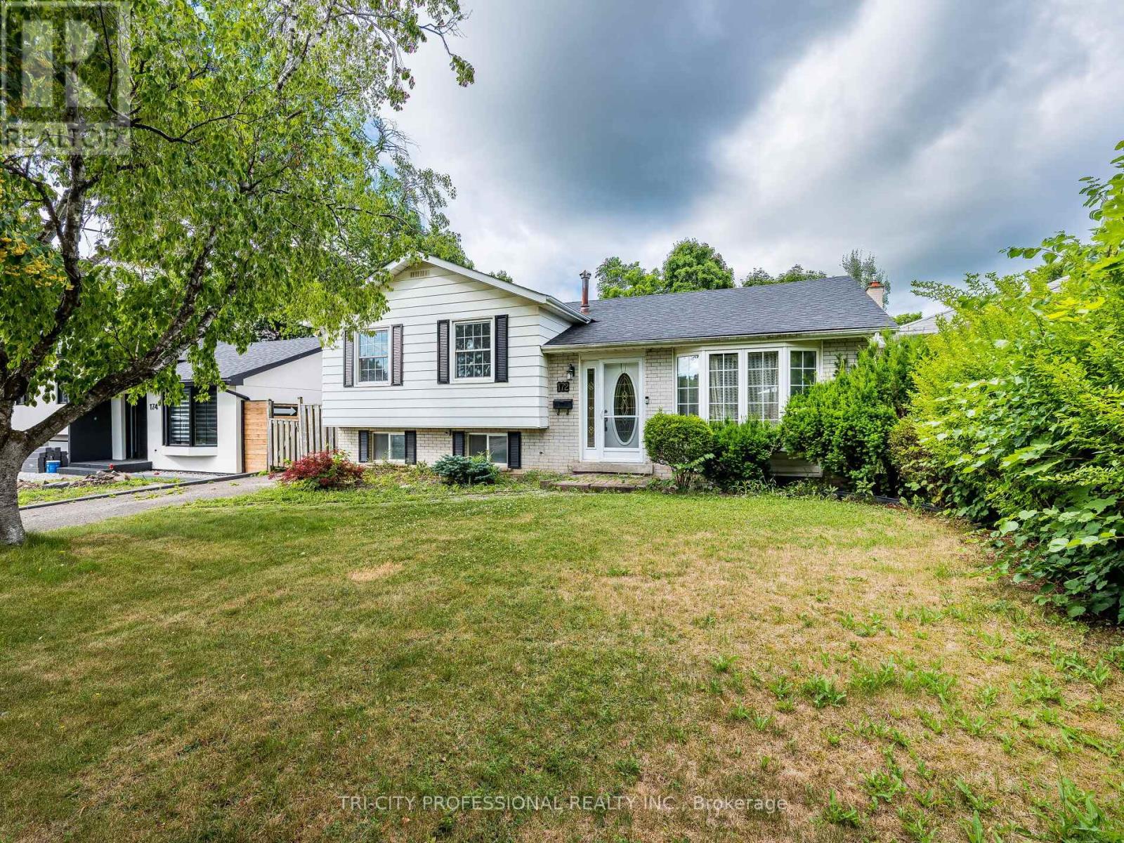 172 Mountainview Road S, Halton Hills (Georgetown), Ontario  L7G 4K7 - Photo 3 - W12657134