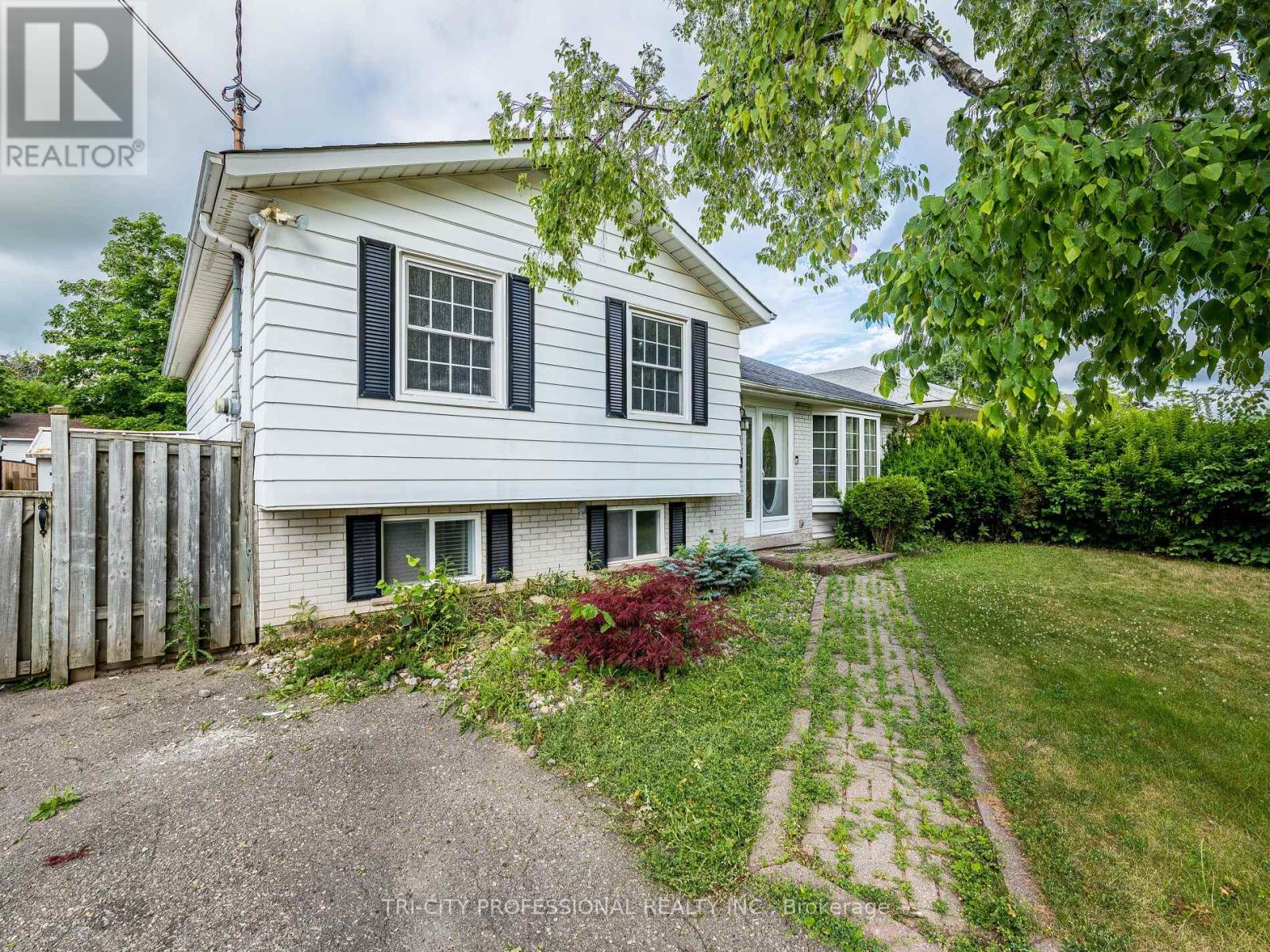 172 Mountainview Road S, Halton Hills (Georgetown), Ontario  L7G 4K7 - Photo 8 - W12657134