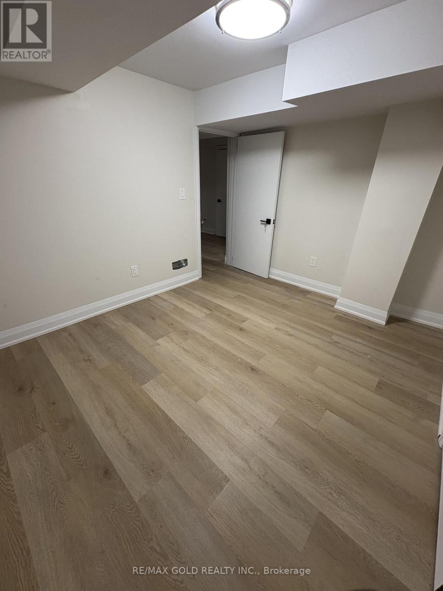 Bsmt - 6520 32 Side Road, Halton Hills (Ac Acton), Ontario  L7J 2L7 - Photo 11 - W12657334