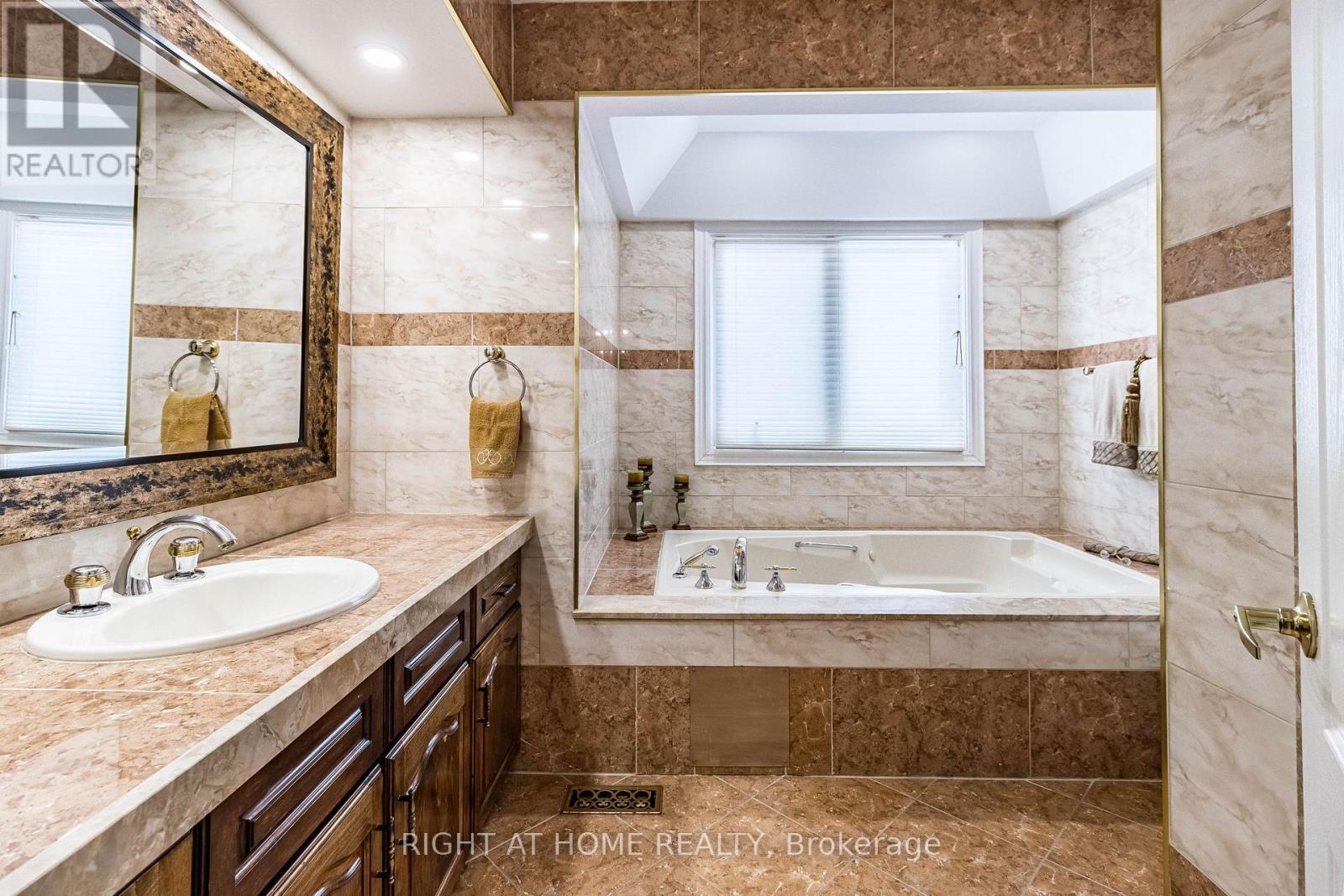 13250 Tenth Side Road, Halton Hills (Rural Halton Hills), Ontario  L7G 4S5 - Photo 23 - W12657786