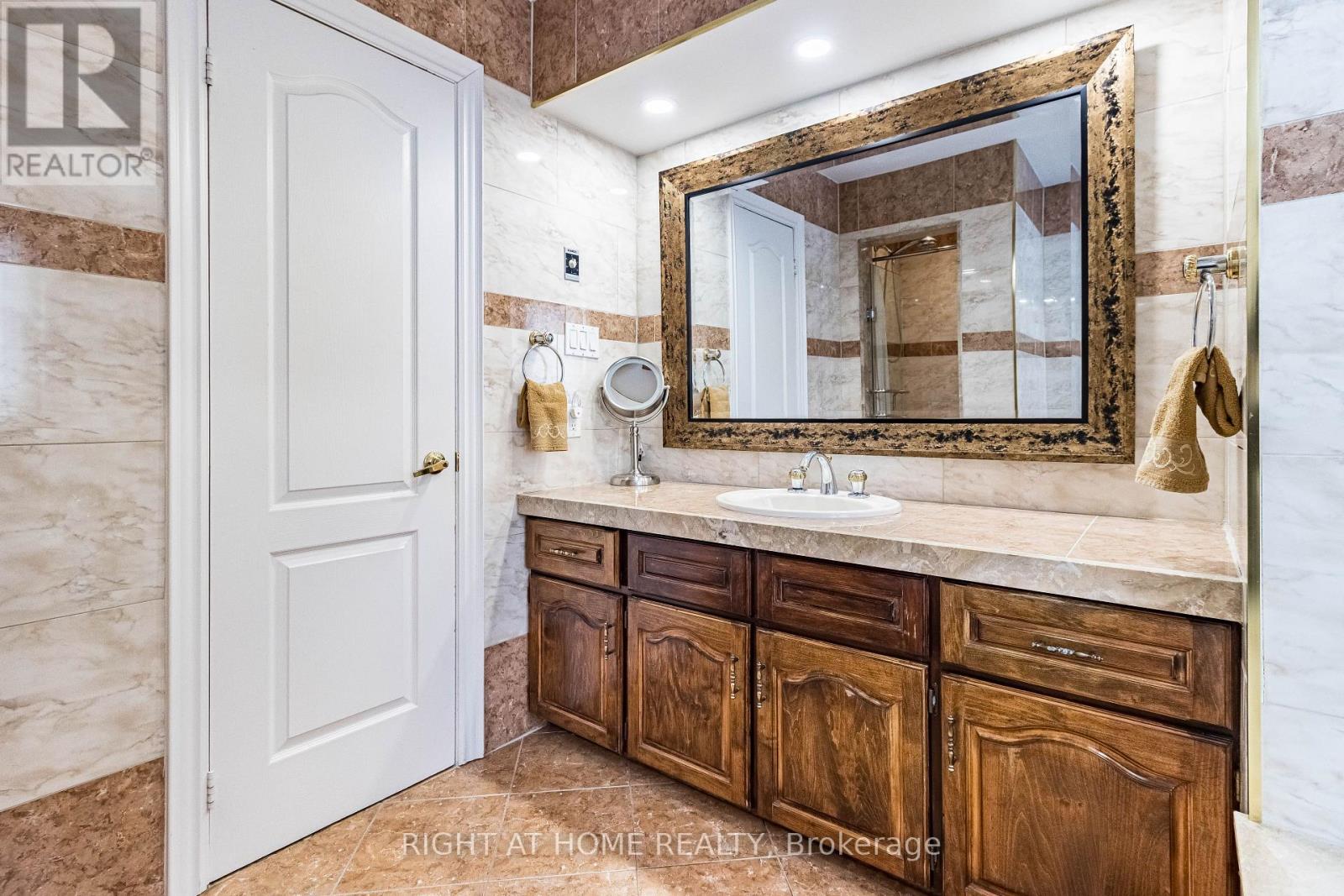 13250 Tenth Side Road, Halton Hills (Rural Halton Hills), Ontario  L7G 4S5 - Photo 24 - W12657786