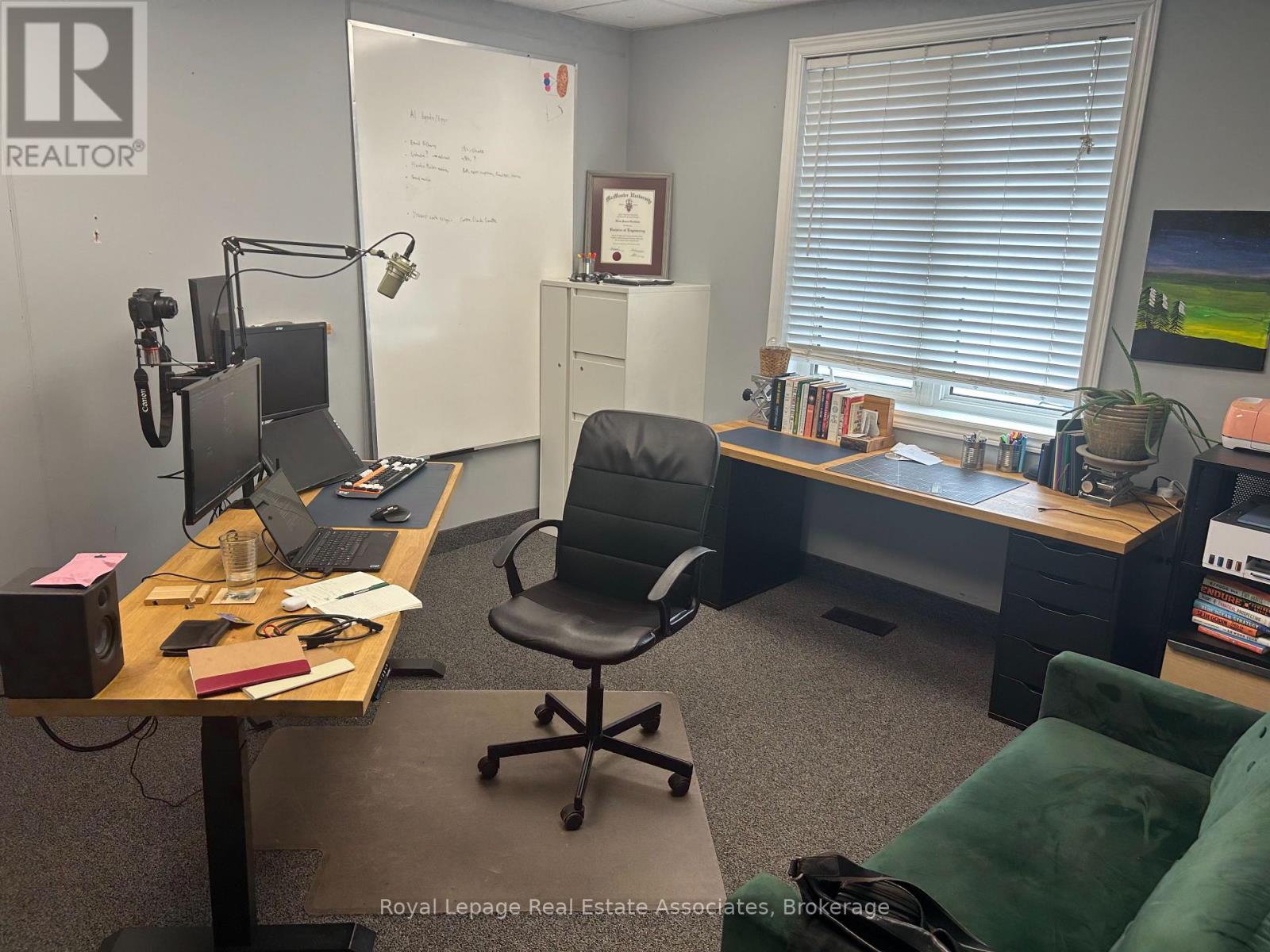 2 - 153 Perth Street, Halton Hills (Ac Acton), Ontario  L7J 1C9 - Photo 9 - W12661132