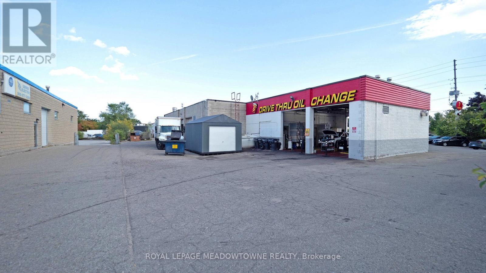 341 Guelph Street, Halton Hills (Georgetown), Ontario  L7G 4B6 - Photo 11 - W12664814