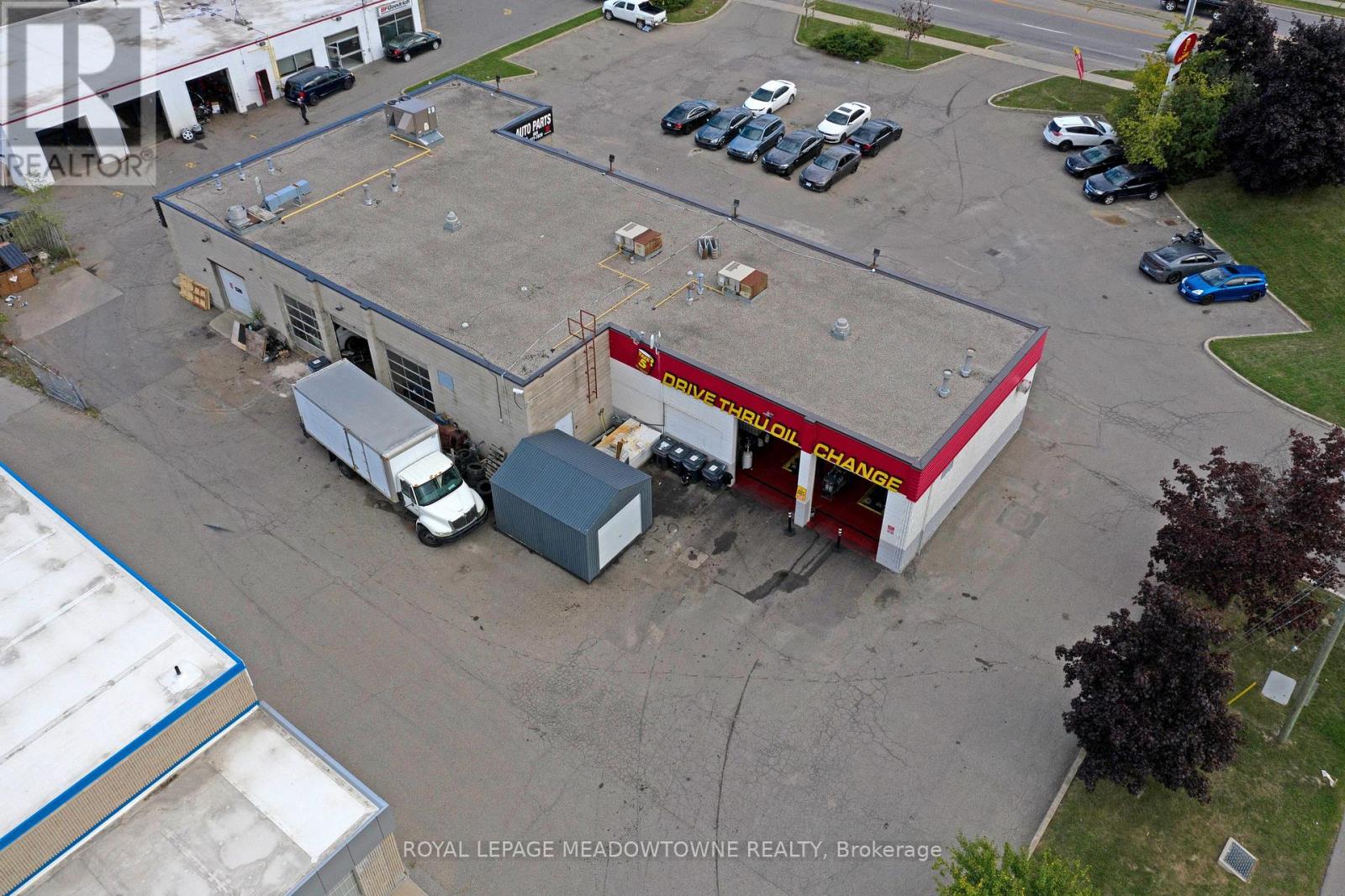 341 Guelph Street, Halton Hills (Georgetown), Ontario  L7G 4B6 - Photo 12 - W12664814