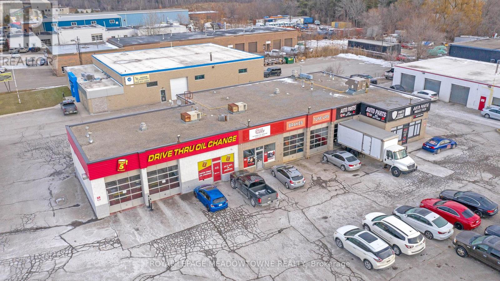 341 Guelph Street, Halton Hills (Georgetown), Ontario  L7G 4B6 - Photo 14 - W12664814