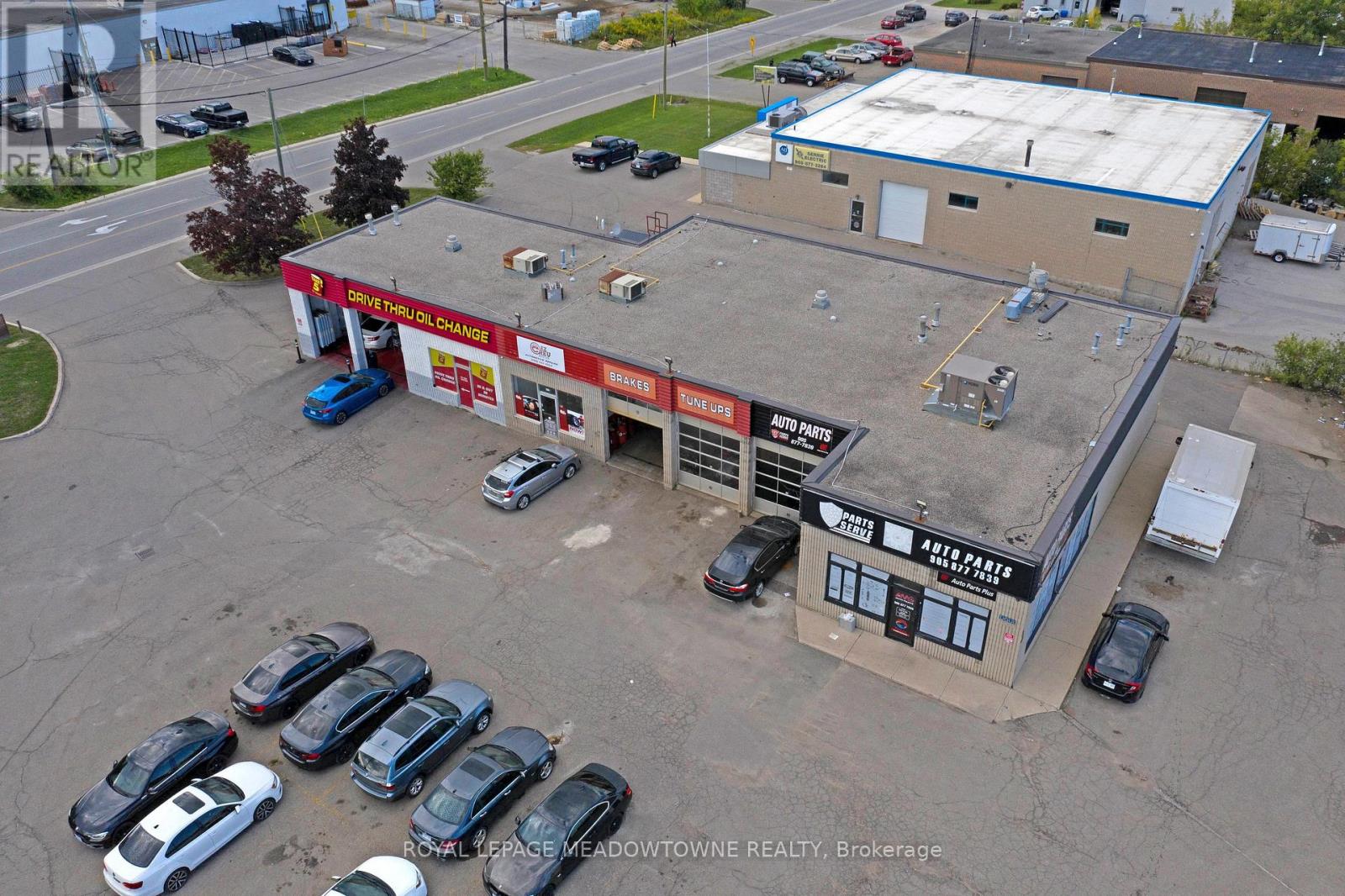 341 Guelph Street, Halton Hills (Georgetown), Ontario  L7G 4B6 - Photo 5 - W12664814