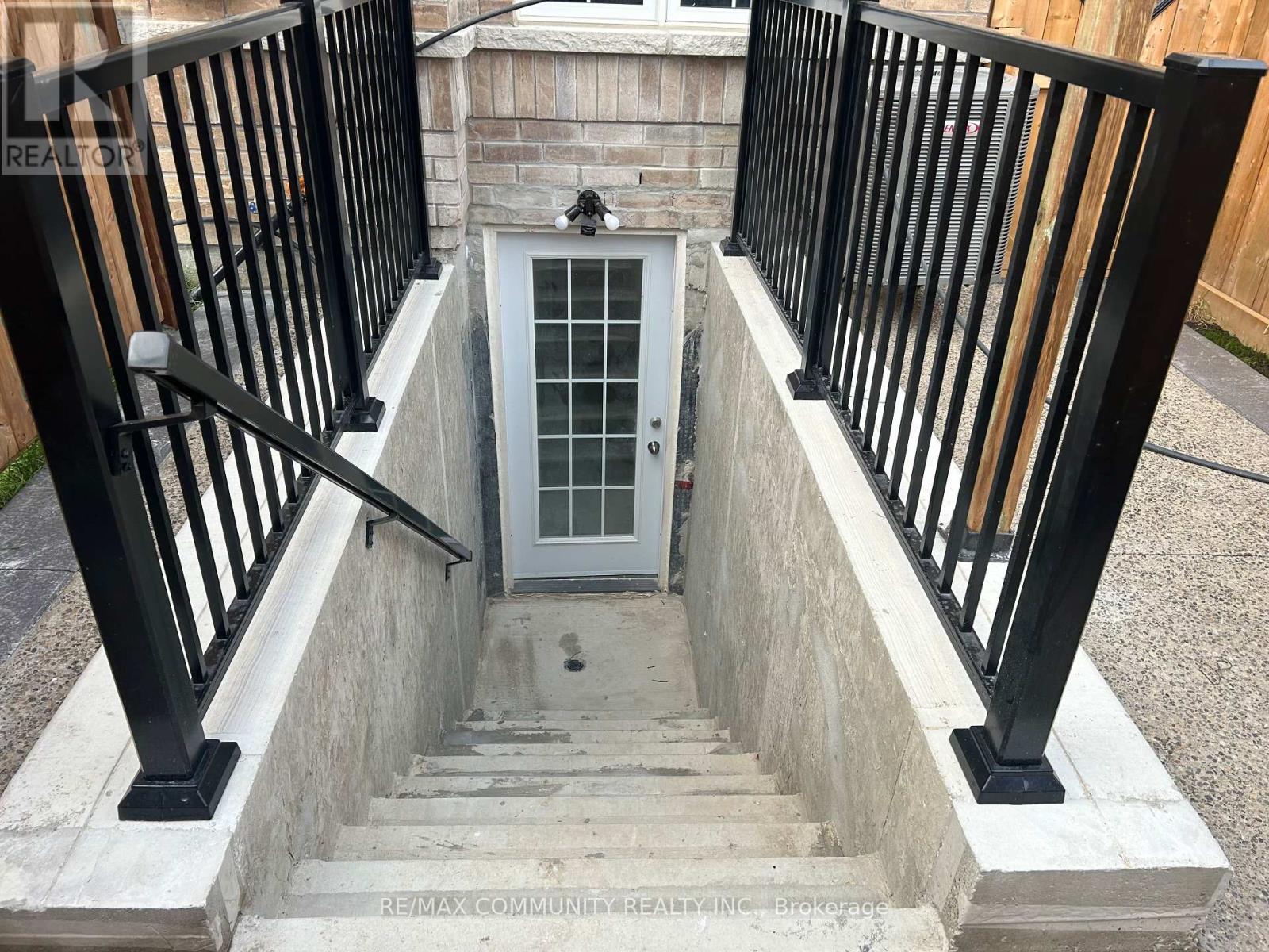 Basement - 70 Rosewell Crescent, Halton Hills (Georgetown), Ontario  L7G 0N4 - Photo 9 - W12665290