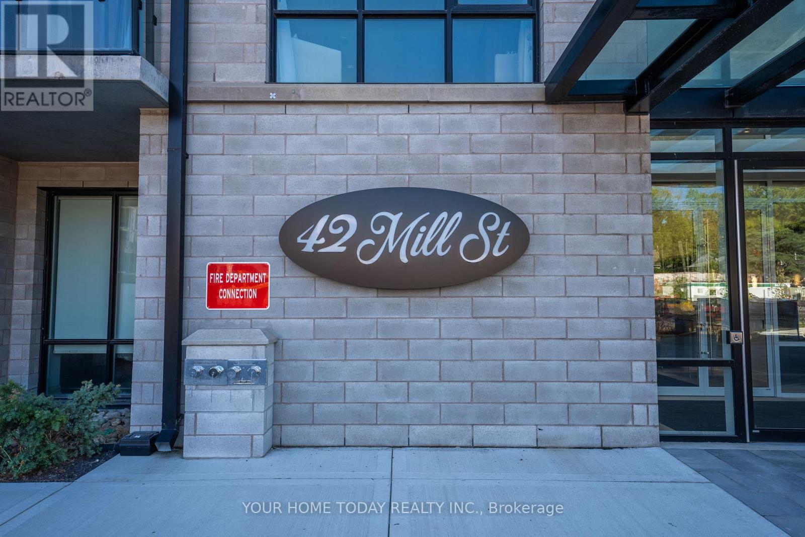 610 - 42 Mill Street, Halton Hills (Georgetown), Ontario  L7G 0P9 - Photo 4 - W12666358