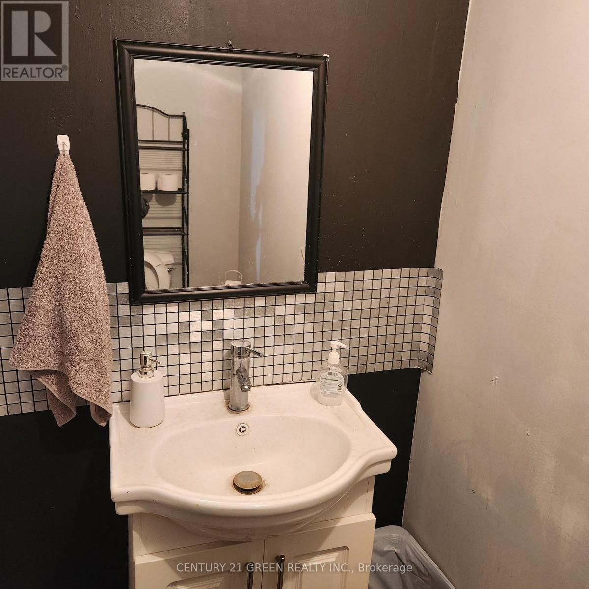 3 - 136 Guelph Street, Halton Hills (Georgetown), Ontario  L7G 4A5 - Photo 36 - W12666368