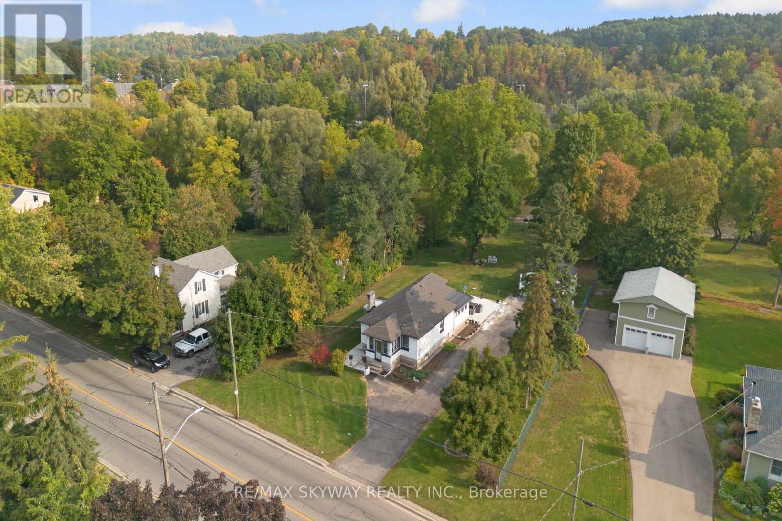 45 Confederation Street, Halton Hills (Glen Williams), Ontario  L7G 3R4 - Photo 2 - W12680978